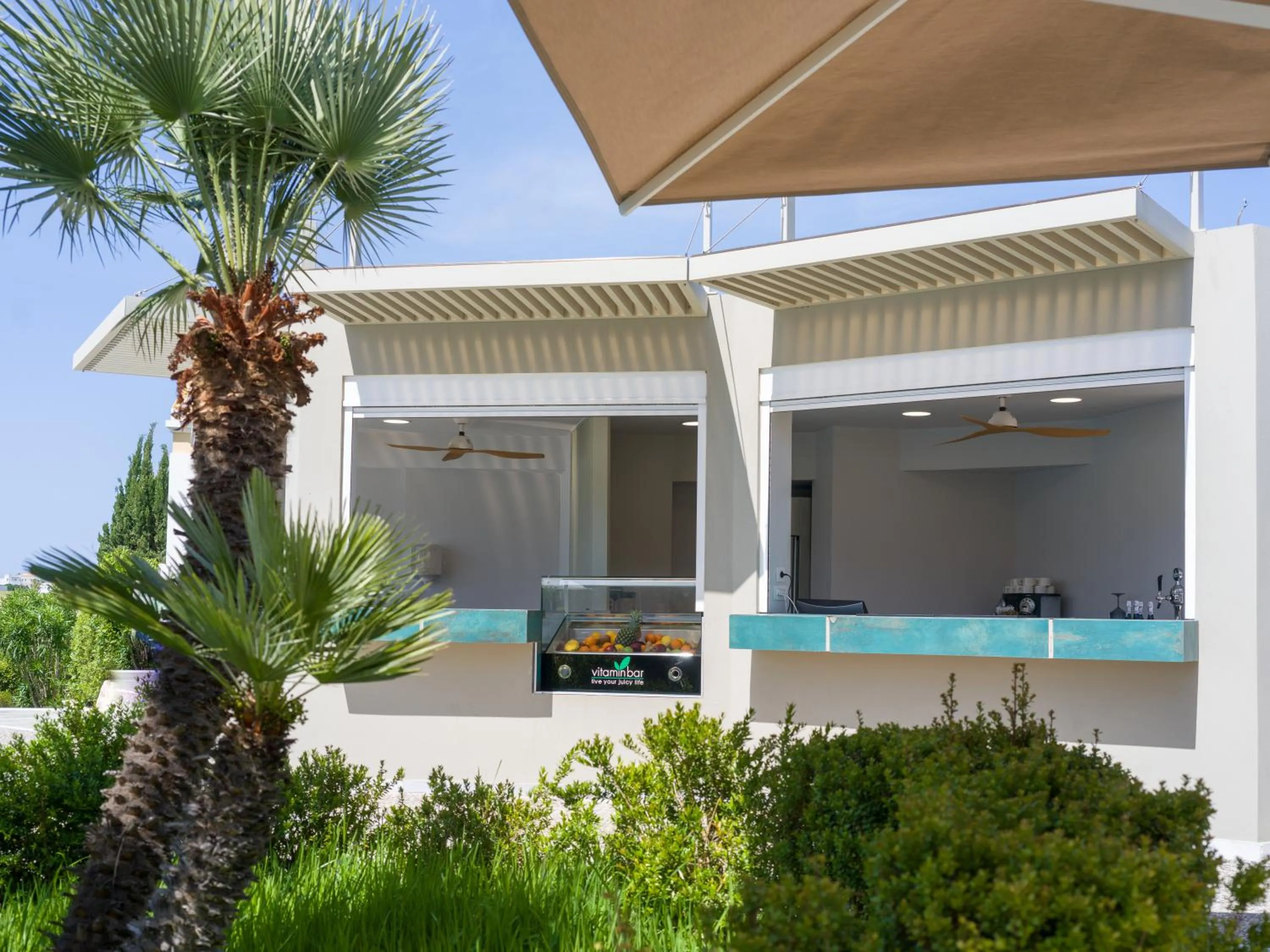 Food and drinks in Neptune Luxury Resort