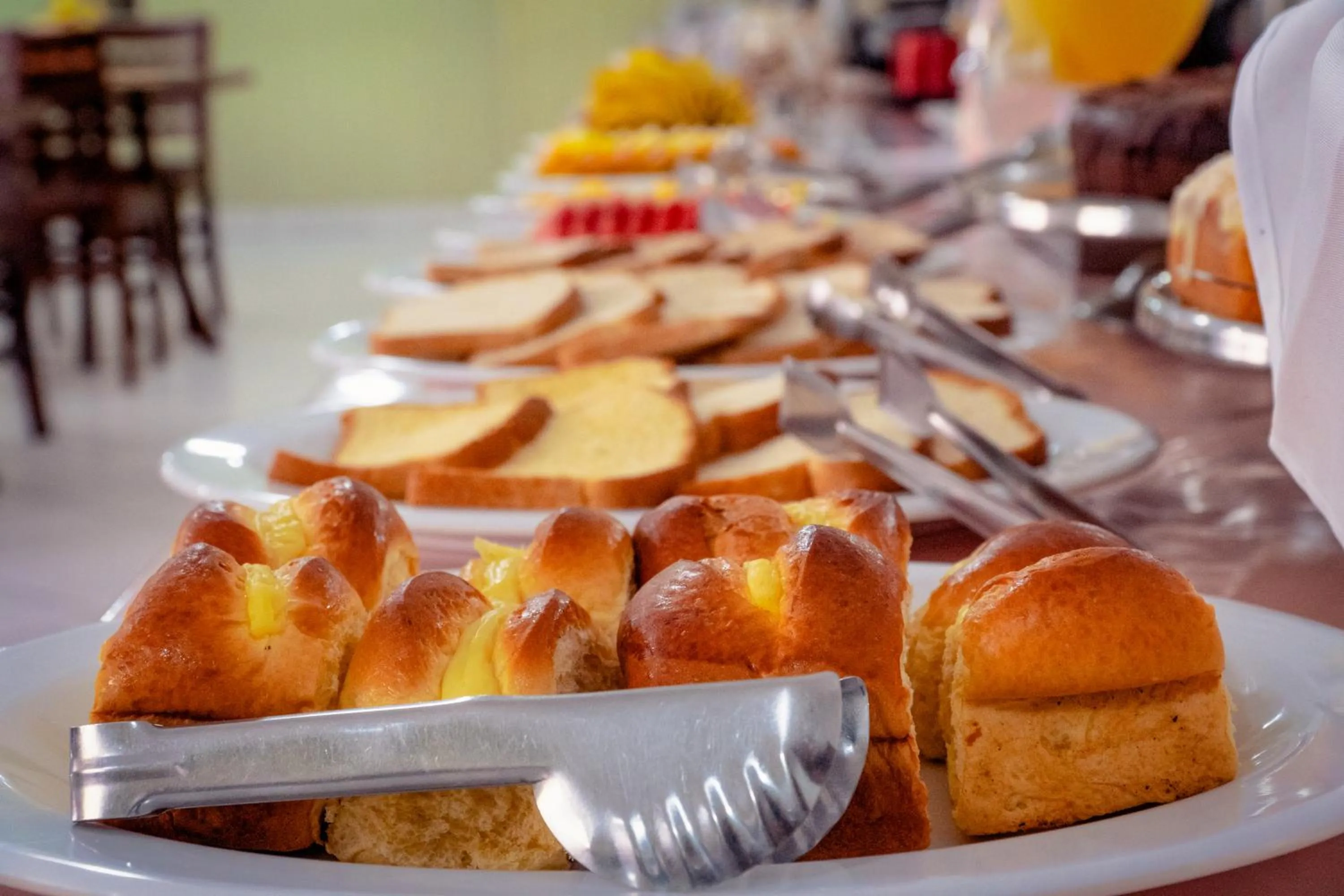 Breakfast in Hotel Geneve - 2km do Capivari