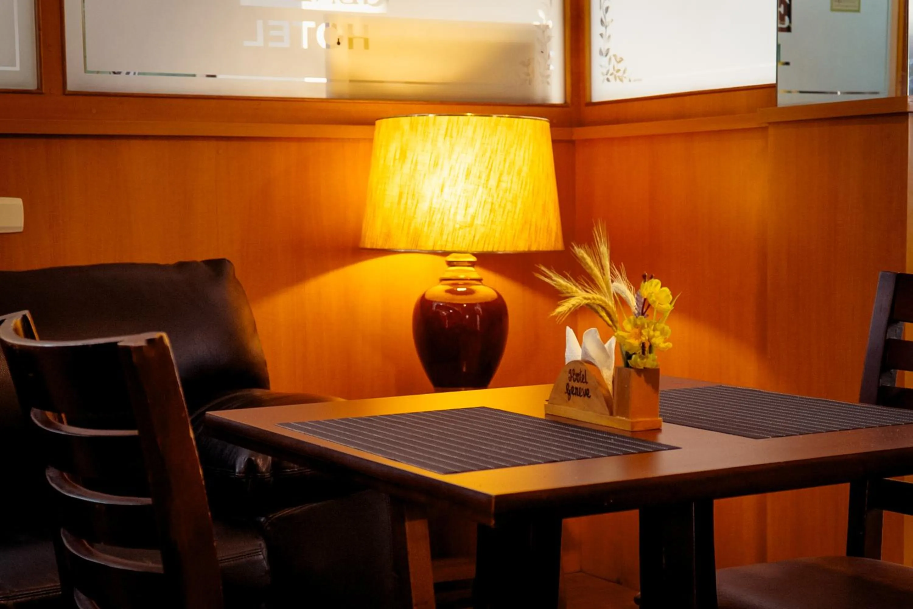 Living room in Hotel Geneve - 2km do Capivari