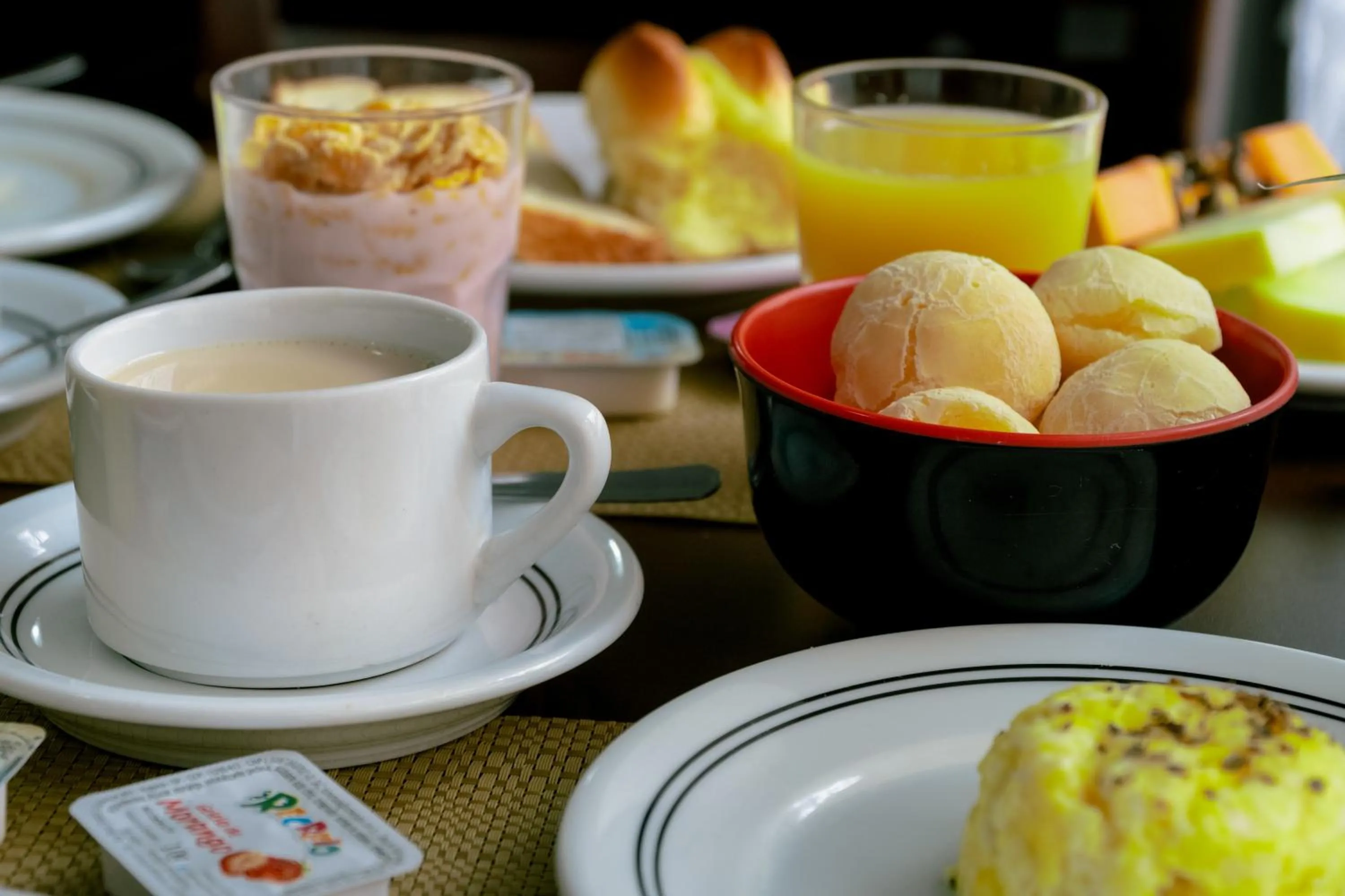 Breakfast in Hotel Geneve - 2km do Capivari