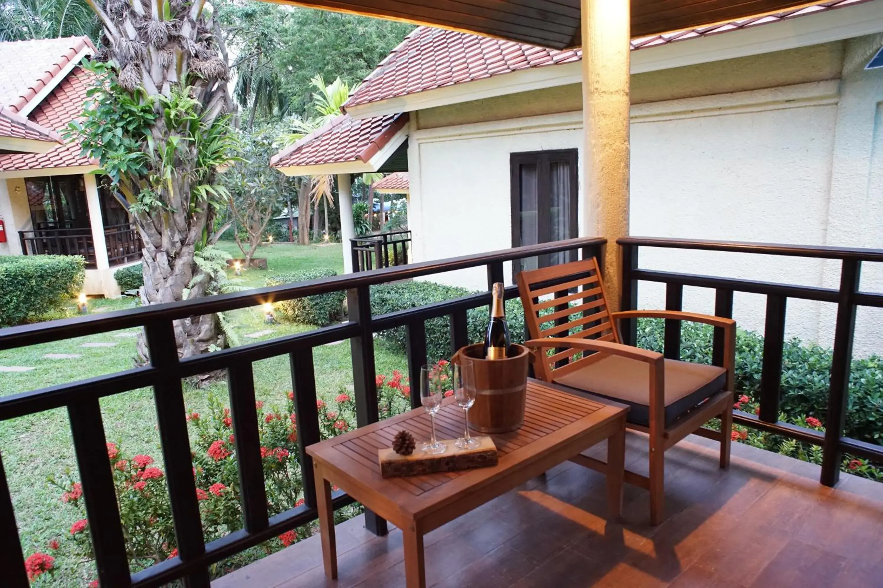 Garden view in Aquavana Haad Rin Resort Garden view in Aquavana Haad Rin Resort