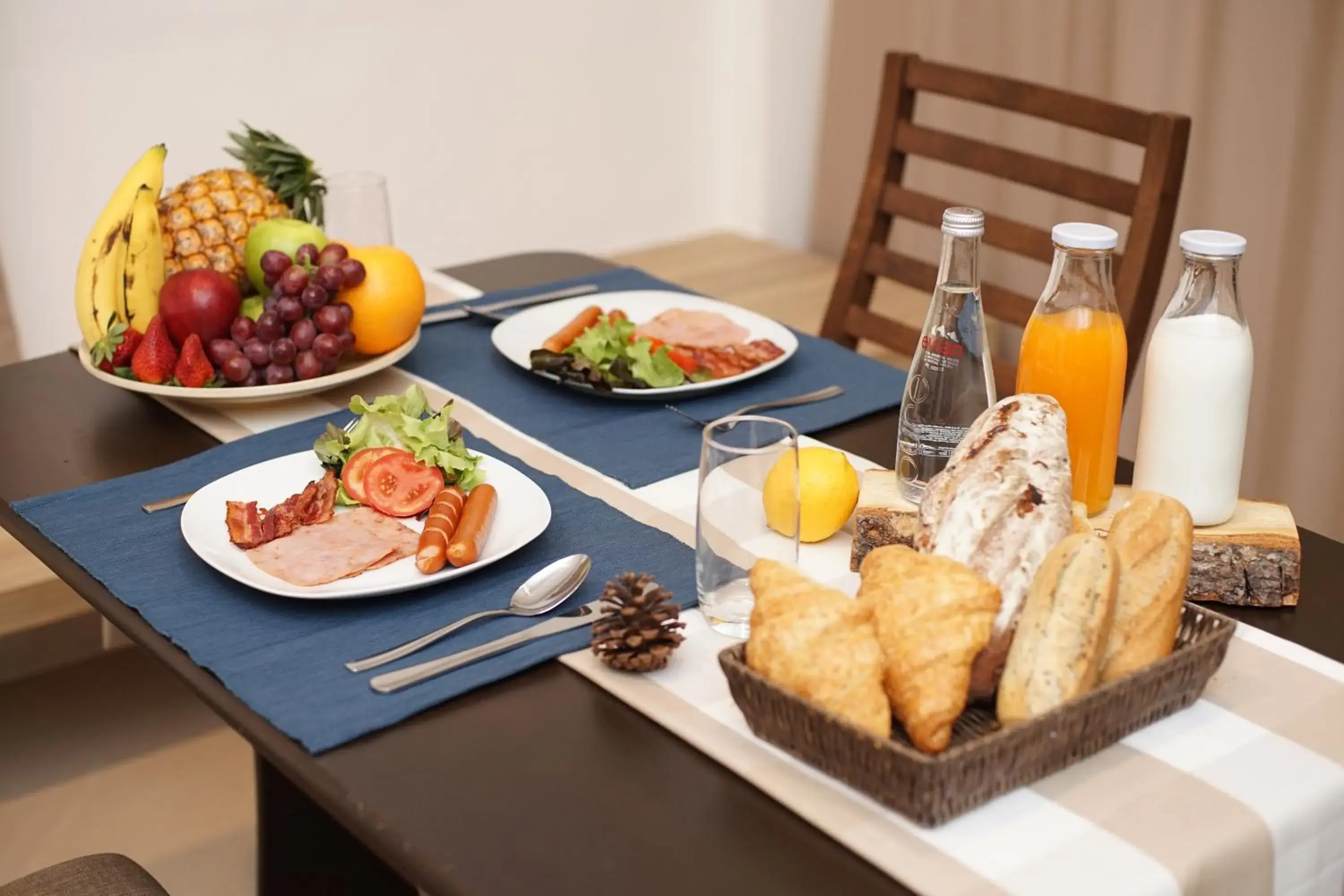 American breakfast in Aquavana Haad Rin Resort American breakfast in Aquavana Haad Rin Resort