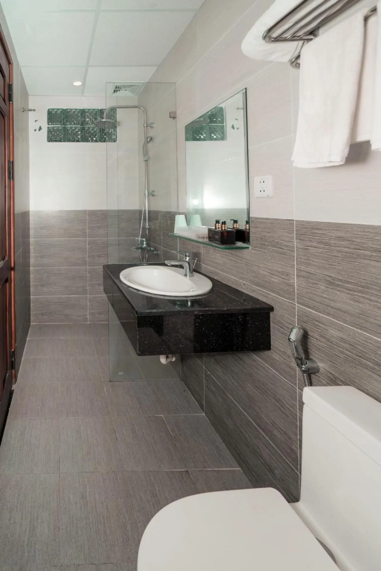 Toilet in Saluxhotel&Apartment 2