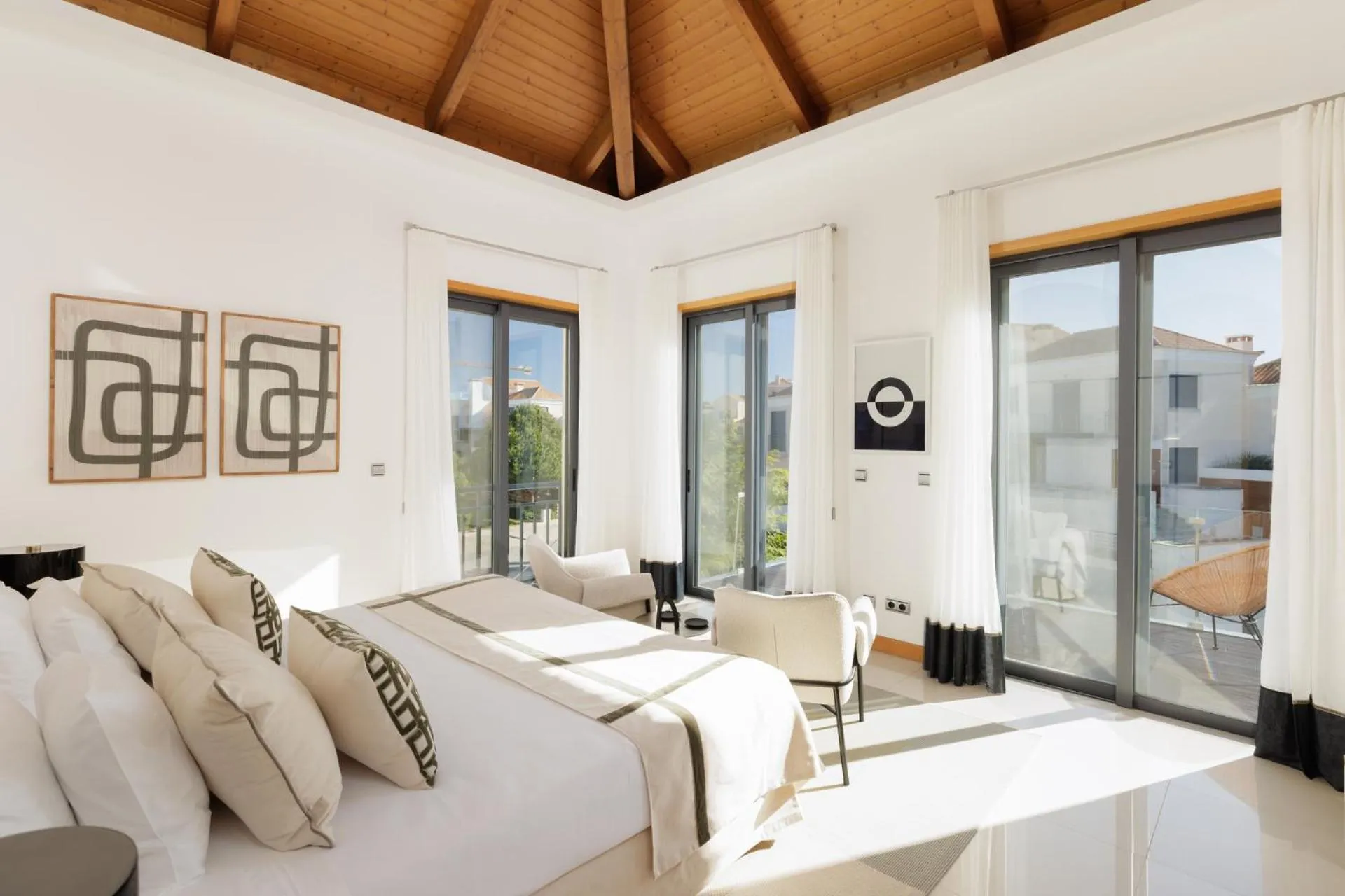 Bed in Vale Do Lobo Resort