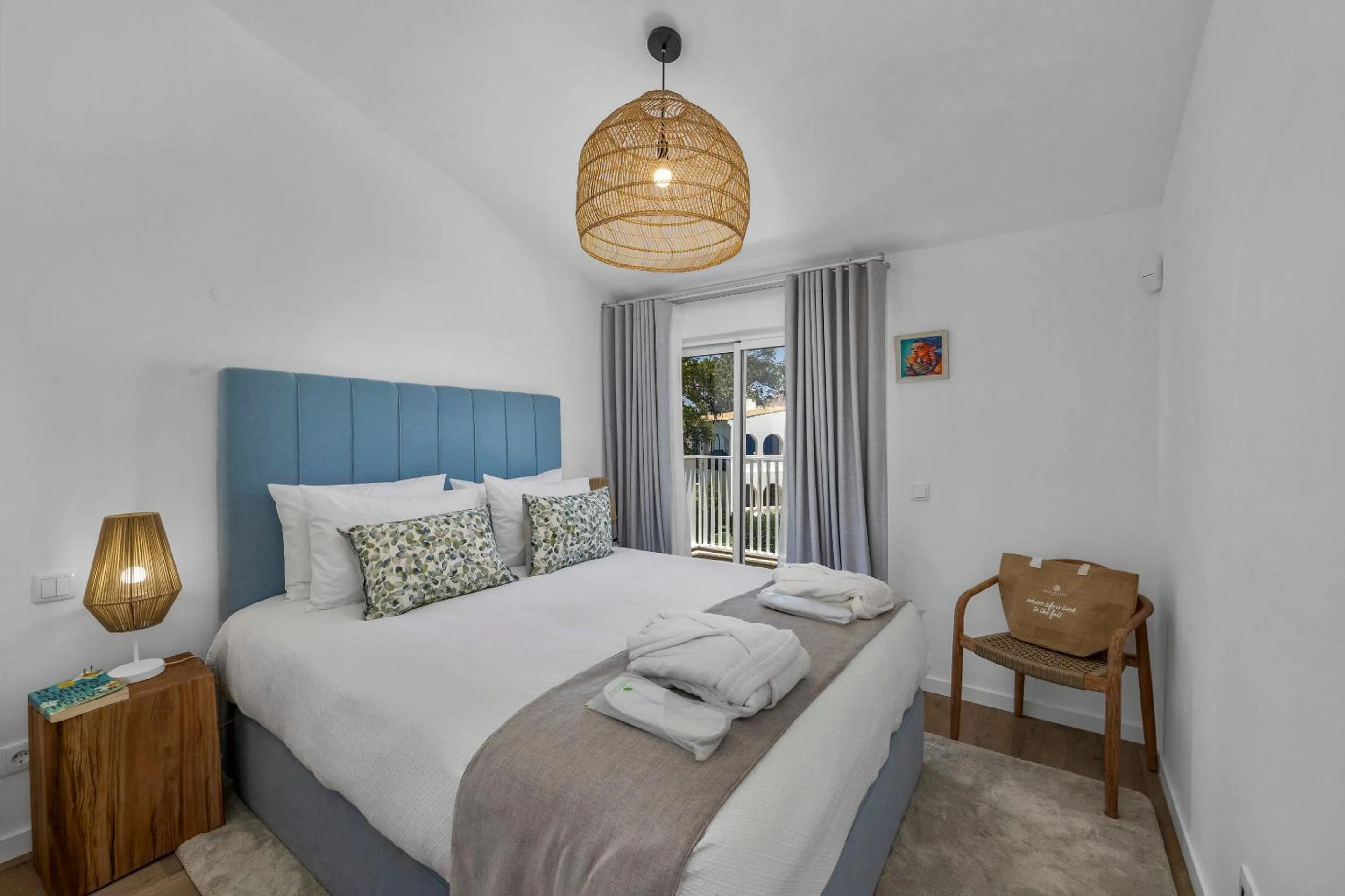 Bed in Vale Do Lobo Resort