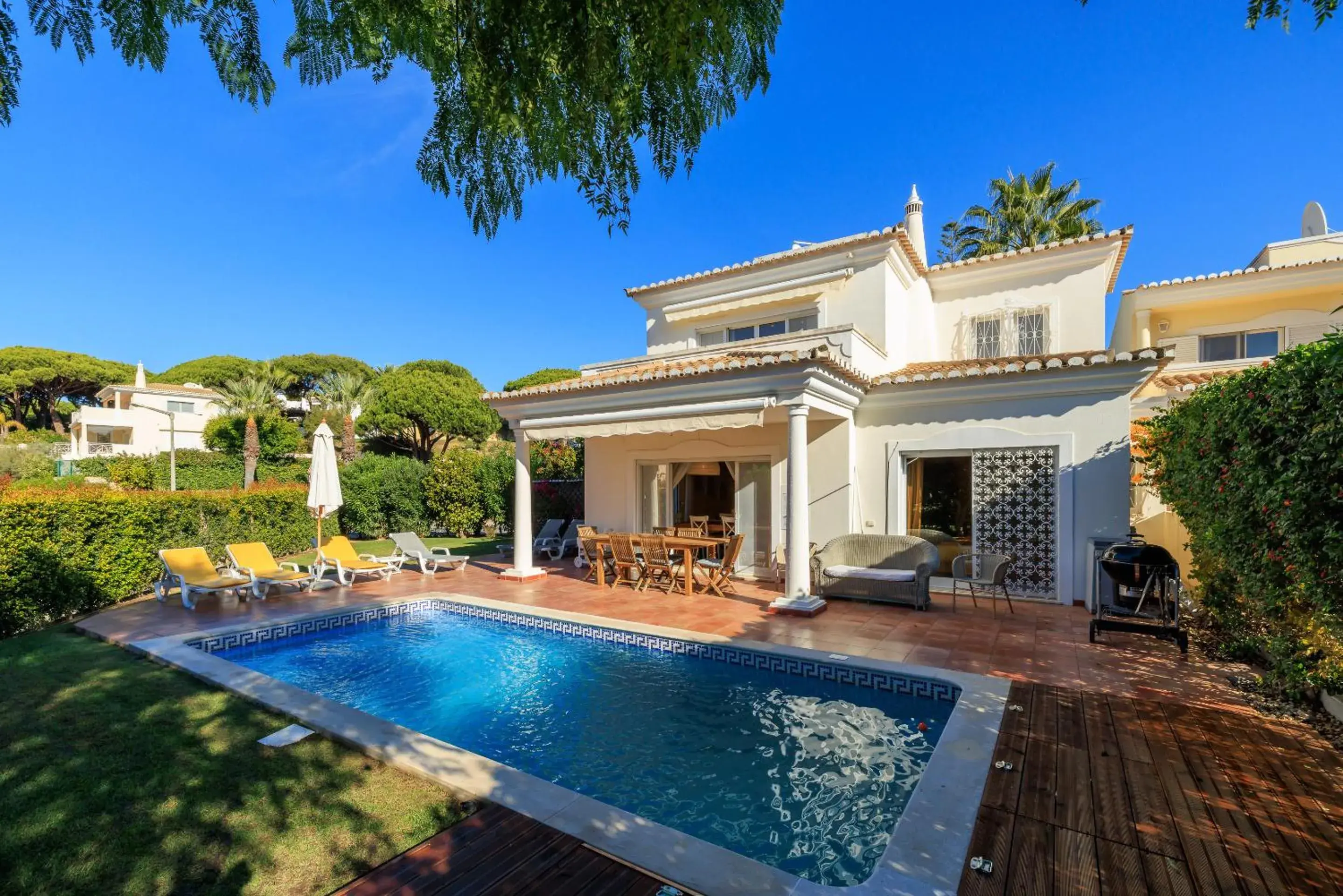 Property building in Vale Do Lobo Resort Property building in Vale Do Lobo Resort