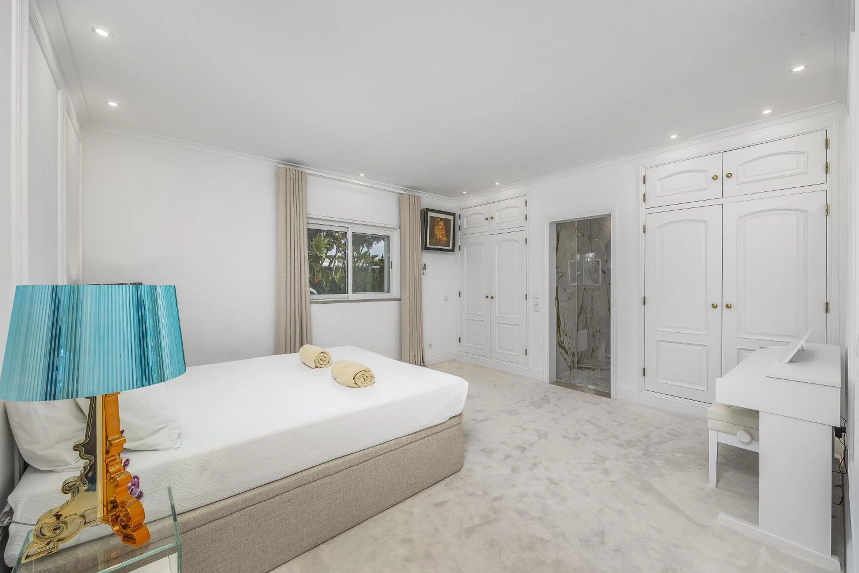 Bed in Vale Do Lobo Resort