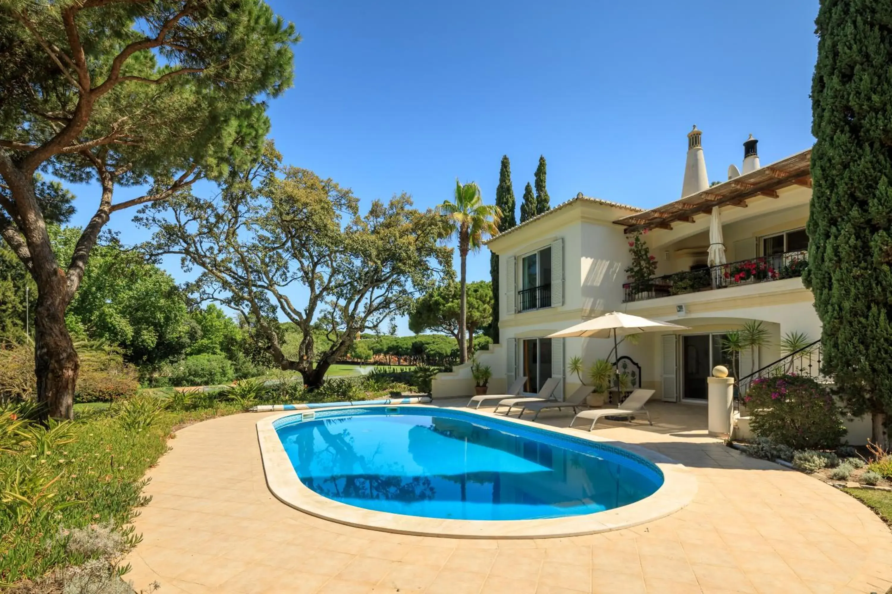 Swimming pool in Vale Do Lobo Resort Swimming pool in Vale Do Lobo Resort