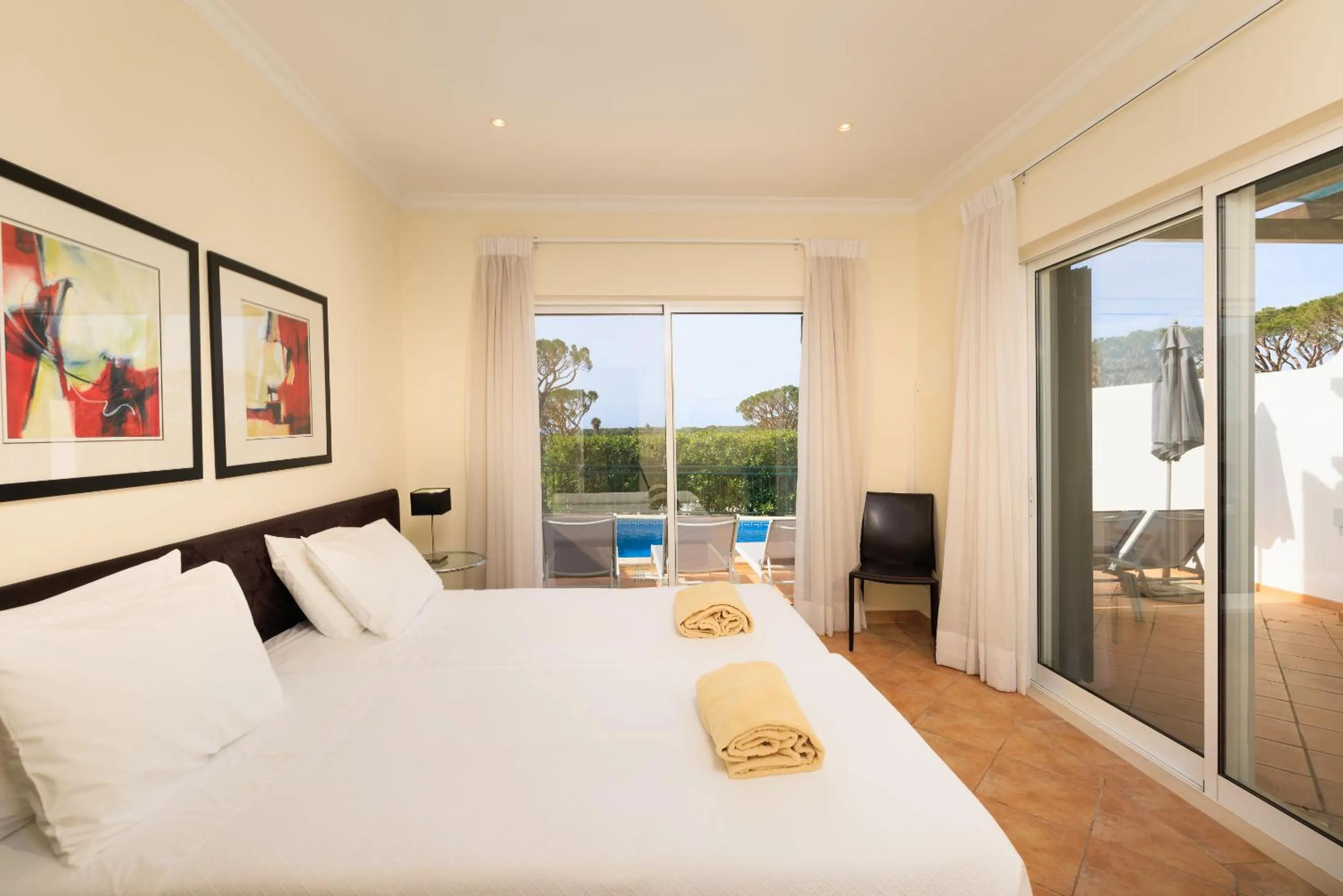 Bed in Vale Do Lobo Resort