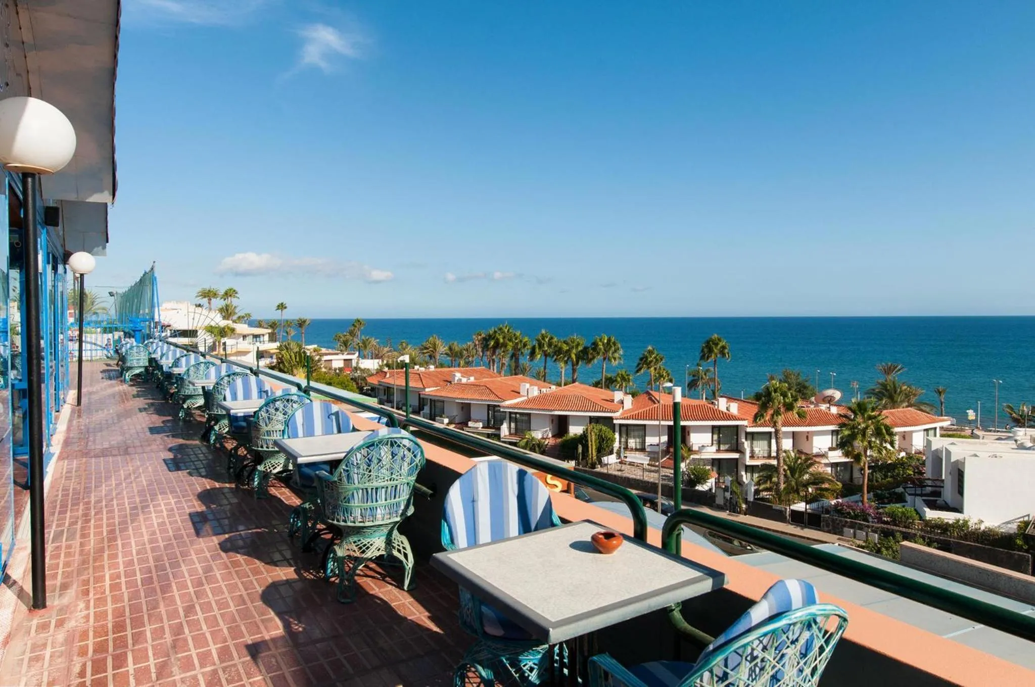 Restaurant/places to eat in Beach House with private pool in San Agustín ET2 by VillaGranCanaria
