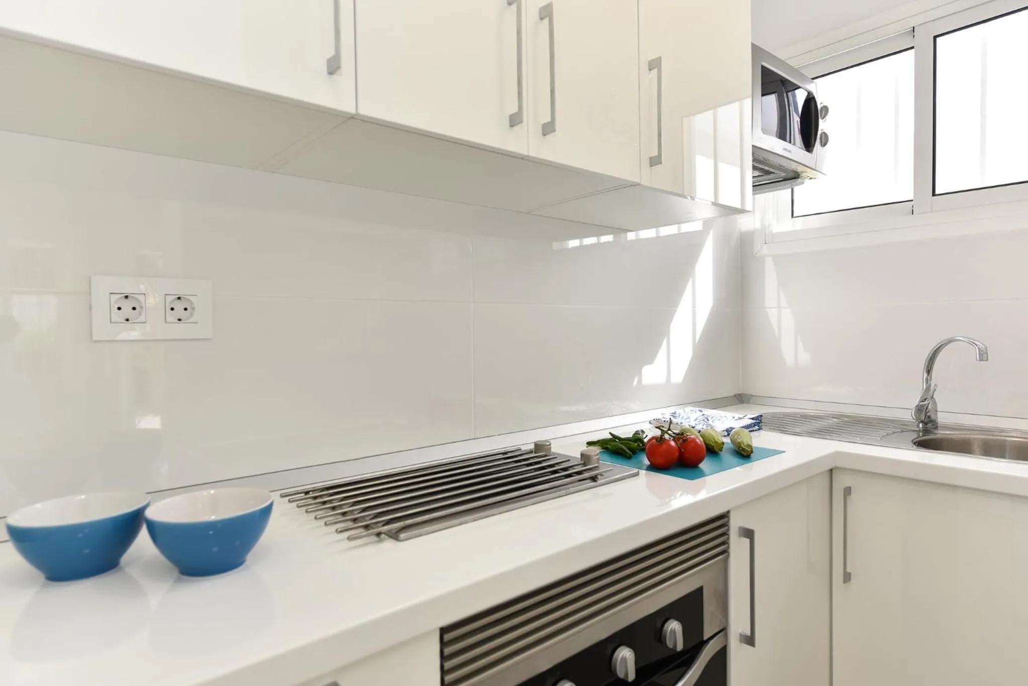 Kitchen or kitchenette in Beach House with private pool in San Agustín ET2 by VillaGranCanaria