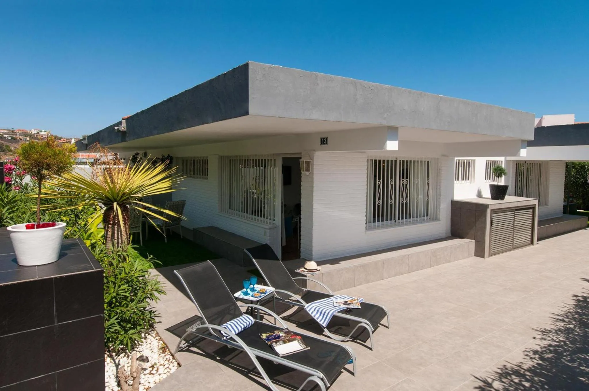 Facade/entrance in Beach House with private pool in San Agustín ET2 by VillaGranCanaria