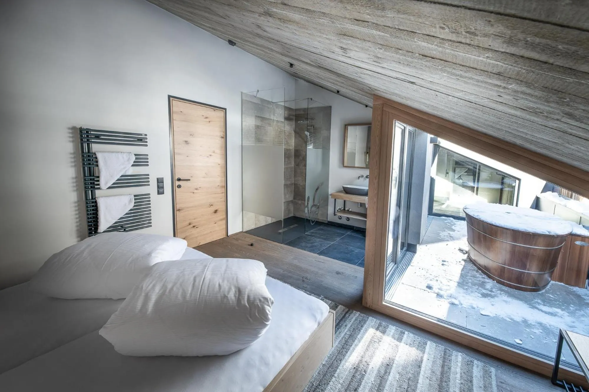 Bathroom, Bed in Glanz & Glory Appartements Längenfeld