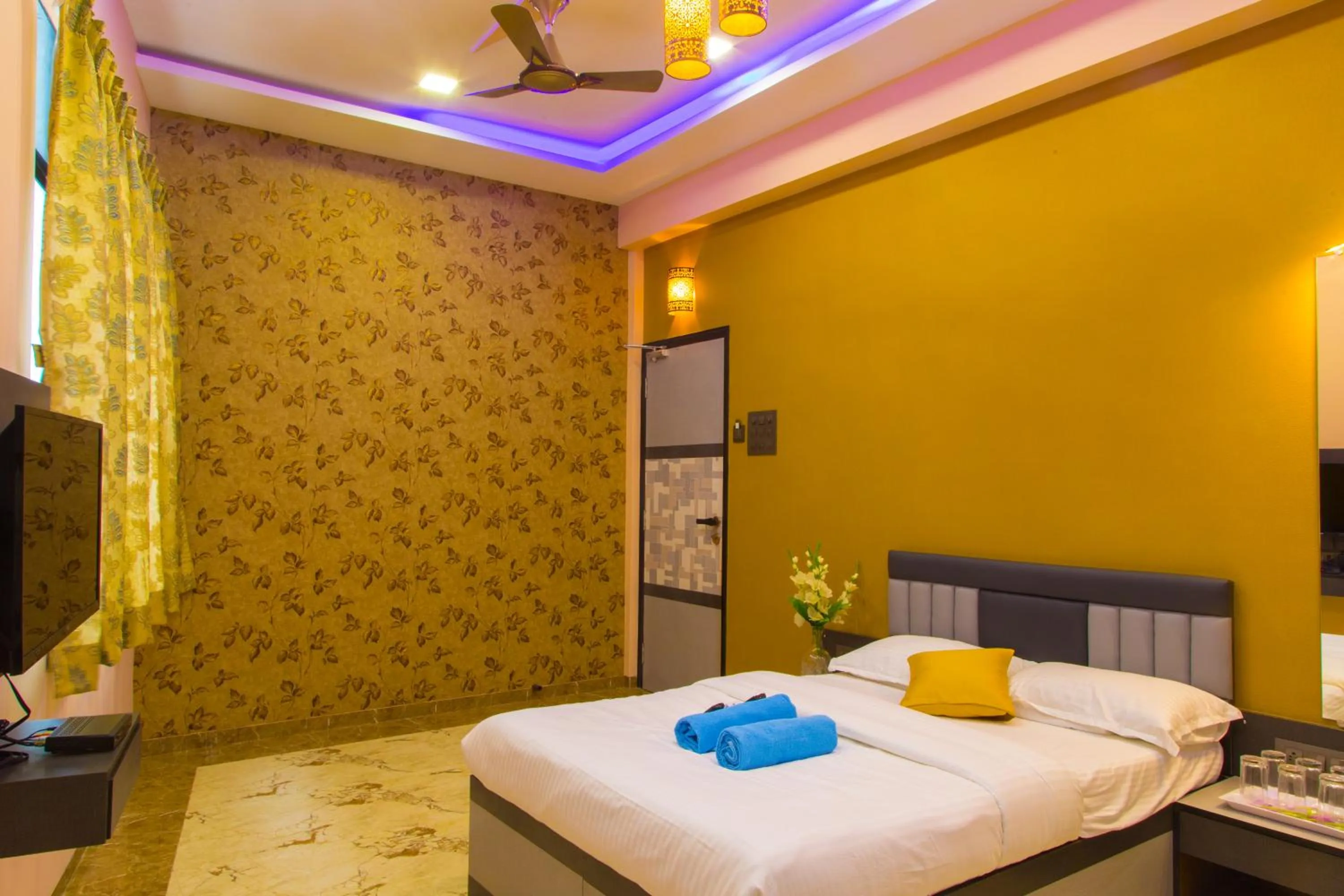 Photo of the whole room, Bed in Hotel Tourister