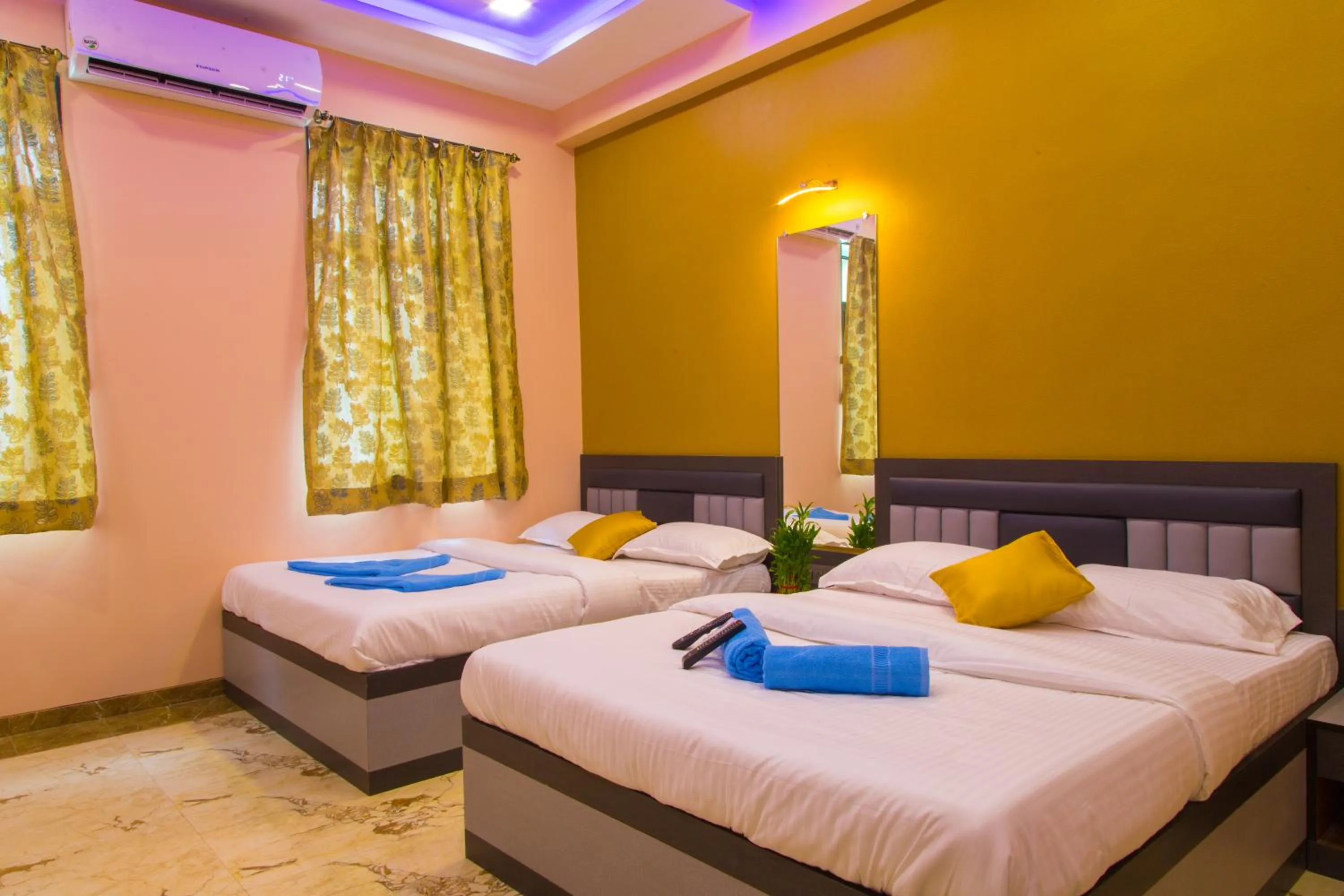 Photo of the whole room, Bed in Hotel Tourister