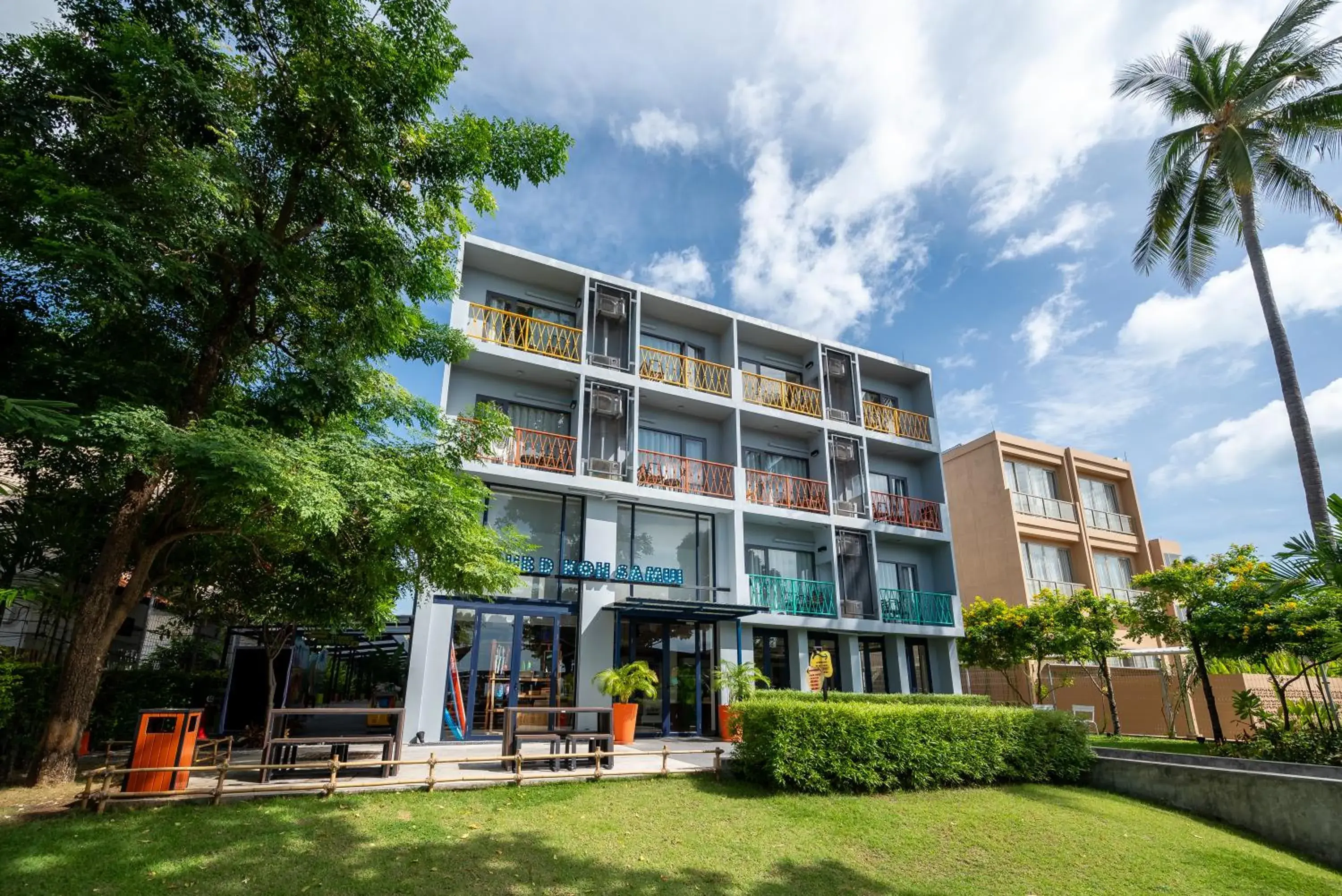 Property building in Lub d Koh Samui Chaweng Beach - Beachfront & Vibrant Social Vibe Property building in Lub d Koh Samui Chaweng Beach - Beachfront & Vibrant Social Vibe