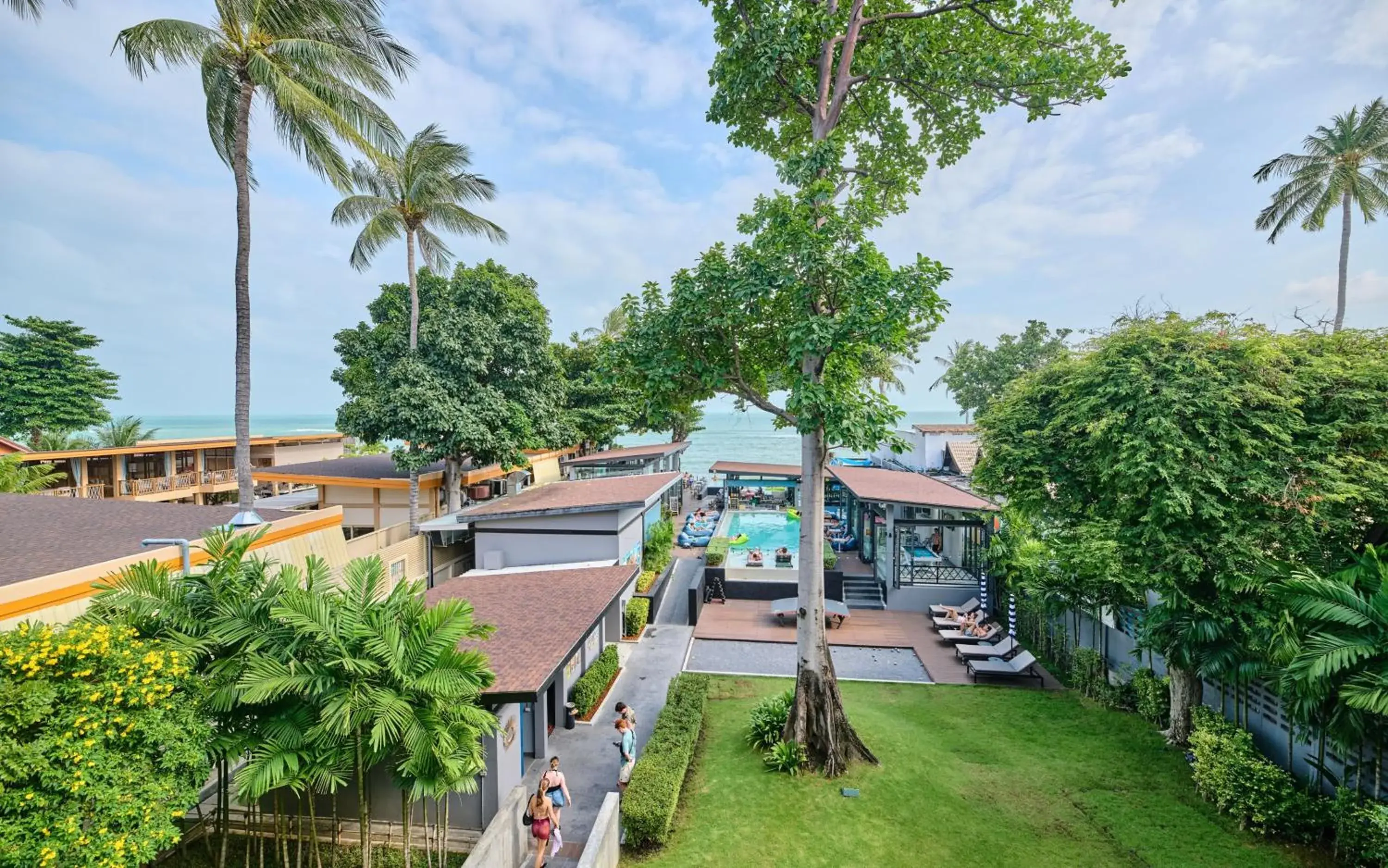 Property building in Lub d Koh Samui Chaweng Beach - Beachfront & Vibrant Social Vibe Property building in Lub d Koh Samui Chaweng Beach - Beachfront & Vibrant Social Vibe