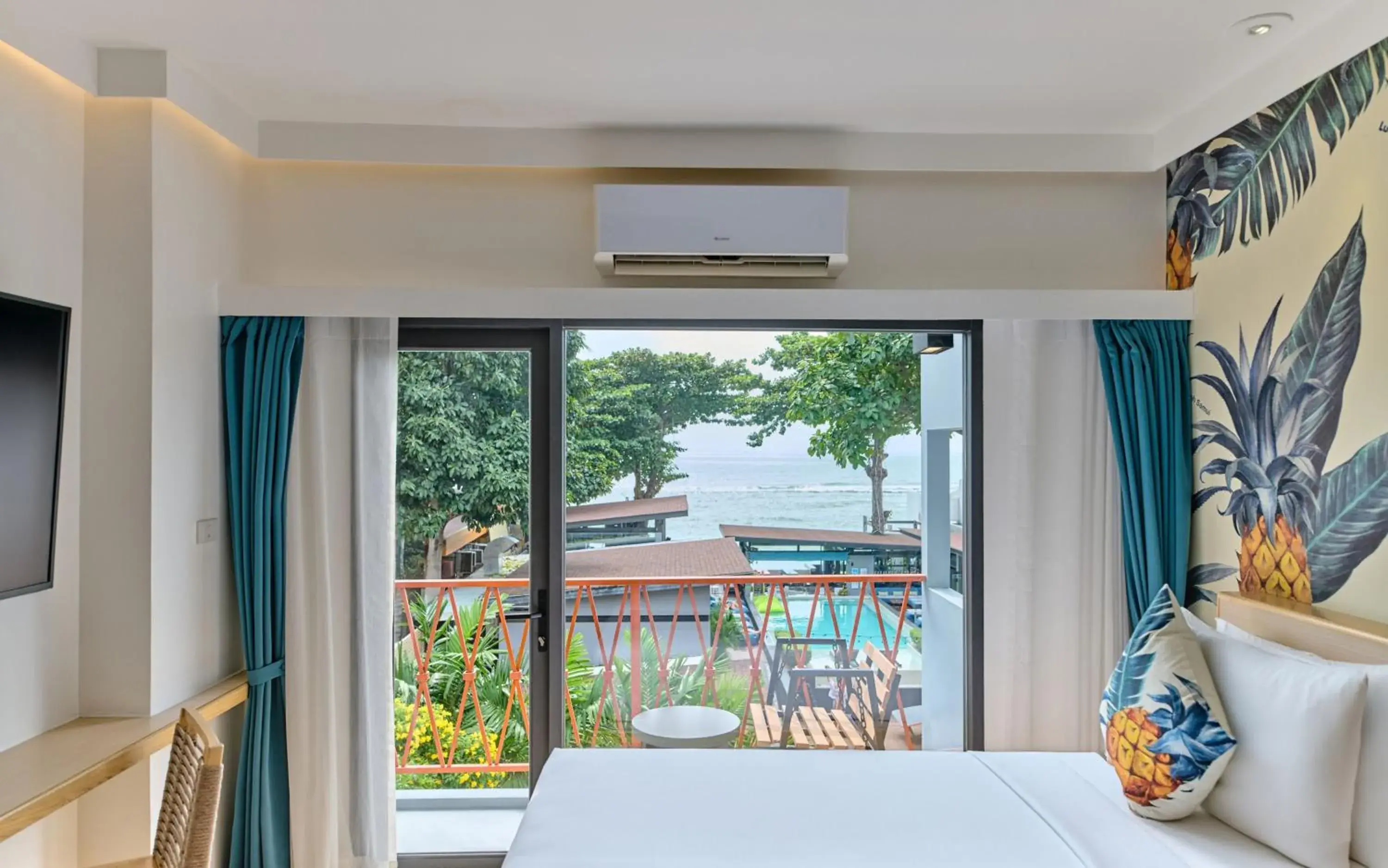 Bed in Lub d Koh Samui Chaweng Beach - Beachfront & Vibrant Social Vibe Bed in Lub d Koh Samui Chaweng Beach - Beachfront & Vibrant Social Vibe