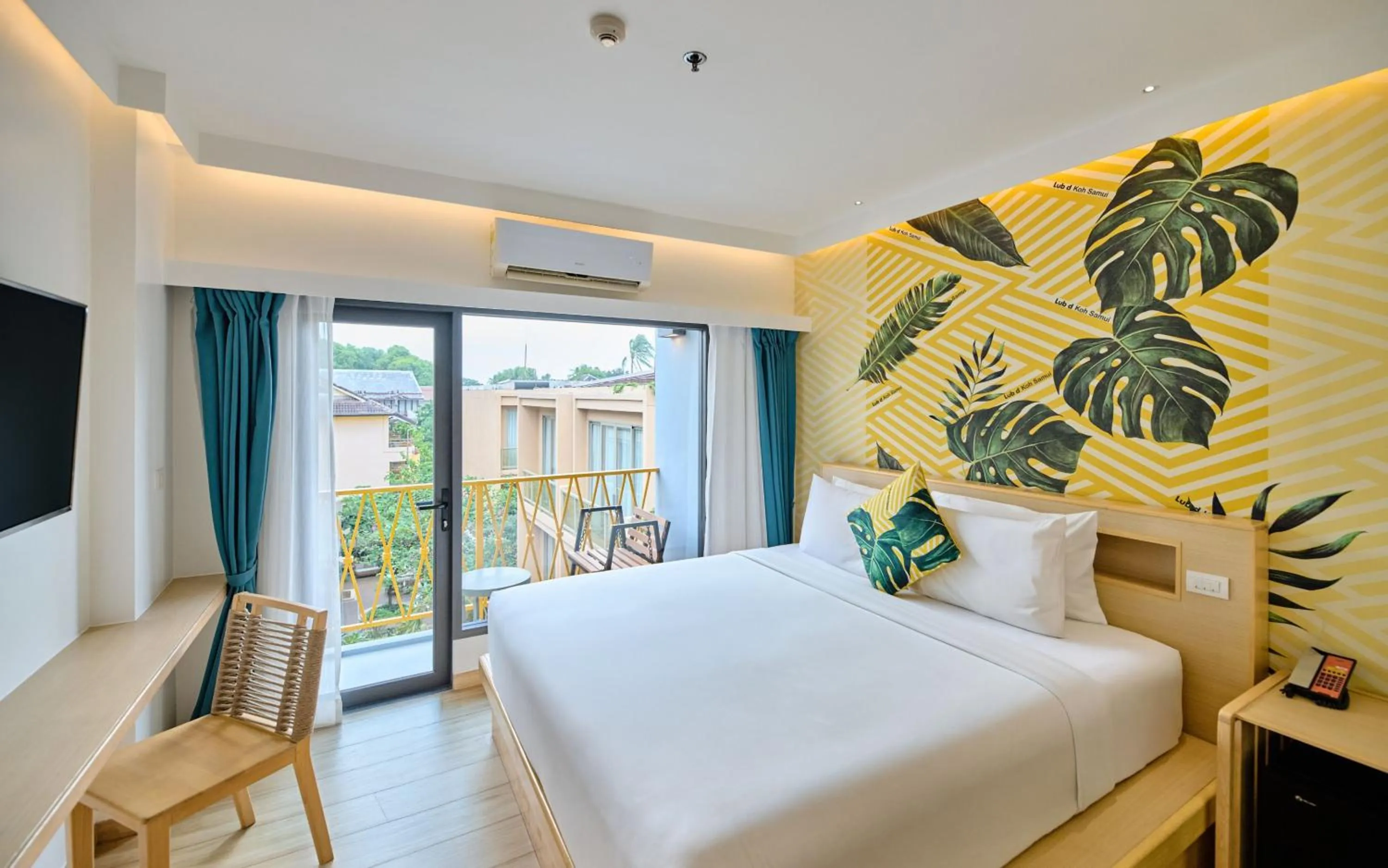 Bedroom, Bed in Lub d Koh Samui Chaweng Beach - Beachfront & Vibrant Social Vibe
