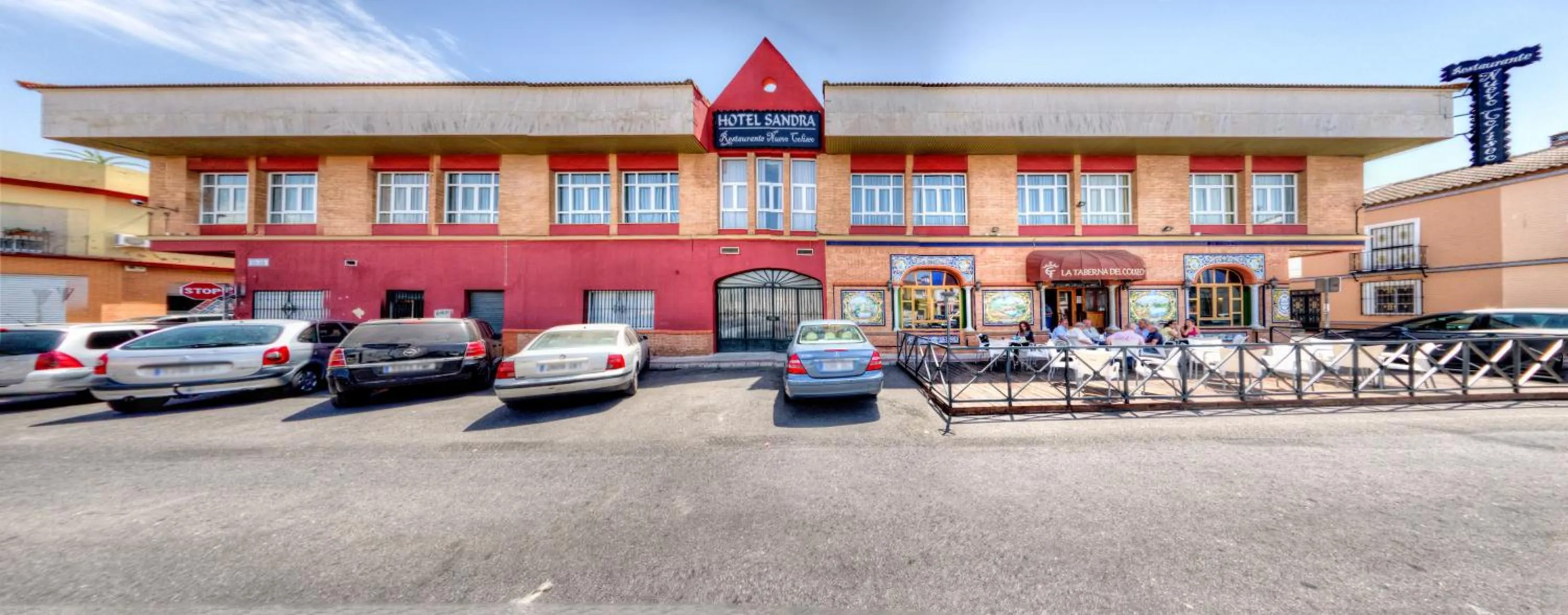 On site, Property Building in Hotel Sandra