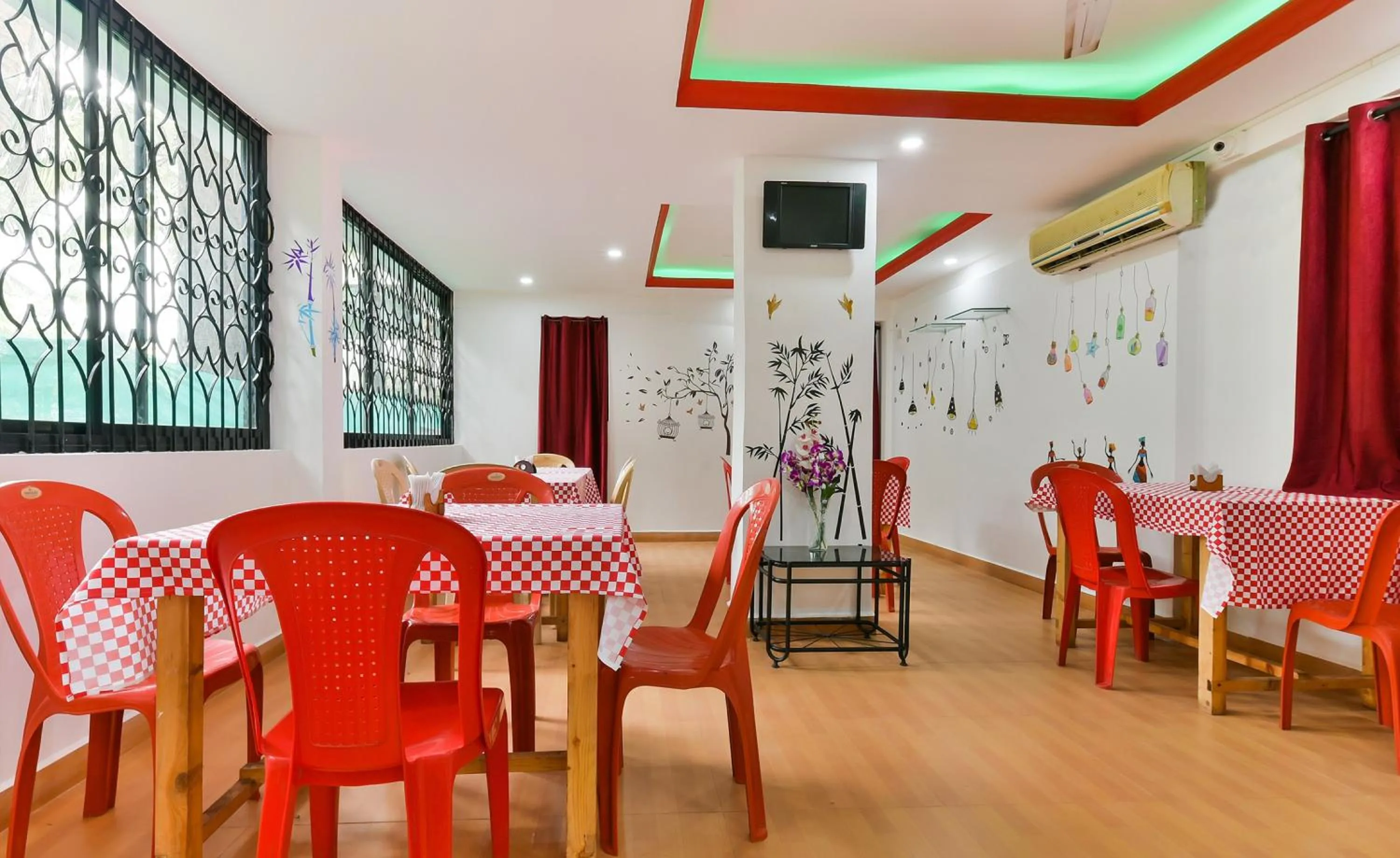 Restaurant/places to eat in Hotel O Route Near Calangute Beach