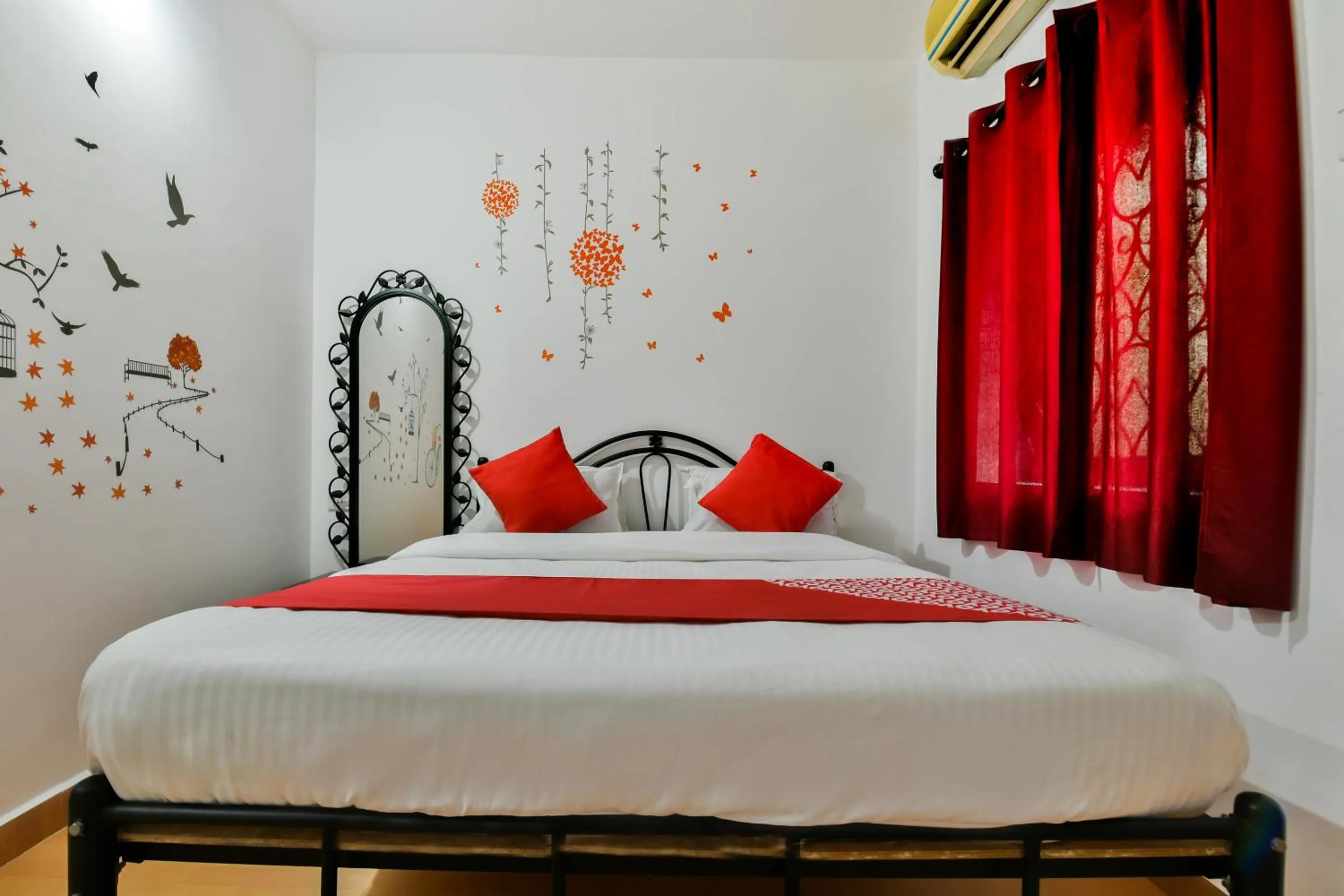Bedroom in Hotel O Route Near Calangute Beach
