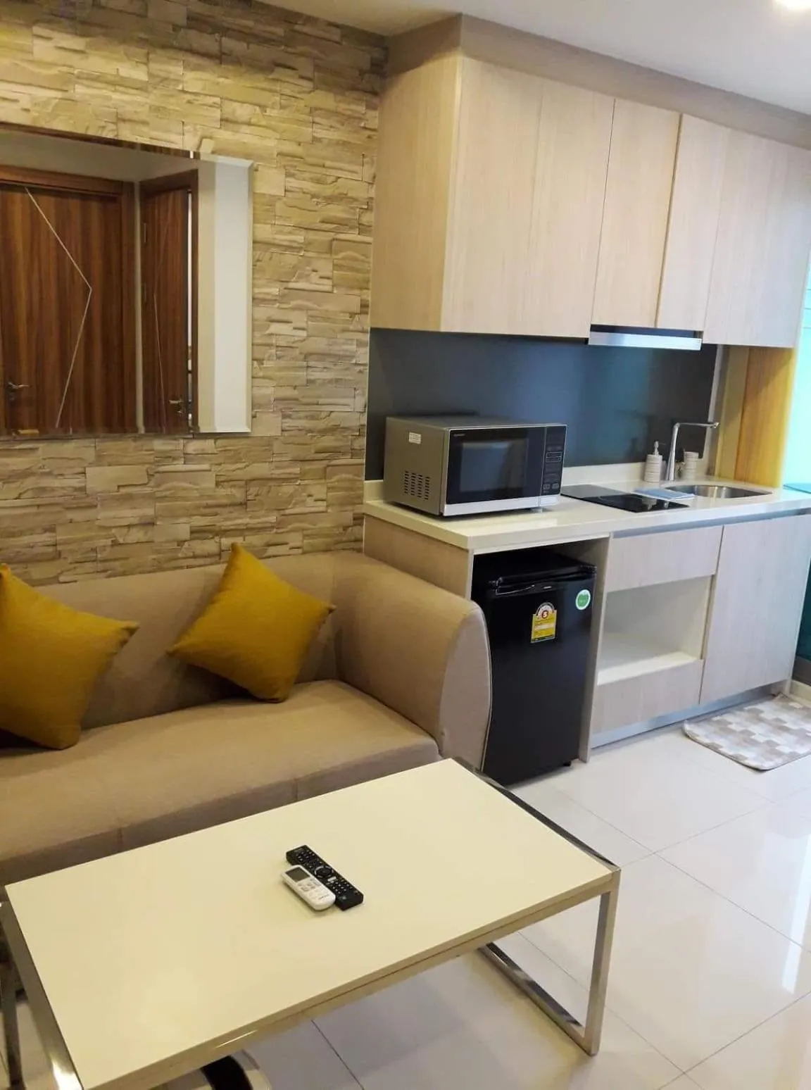 Living room in Arcadia Beach Resort By Dary