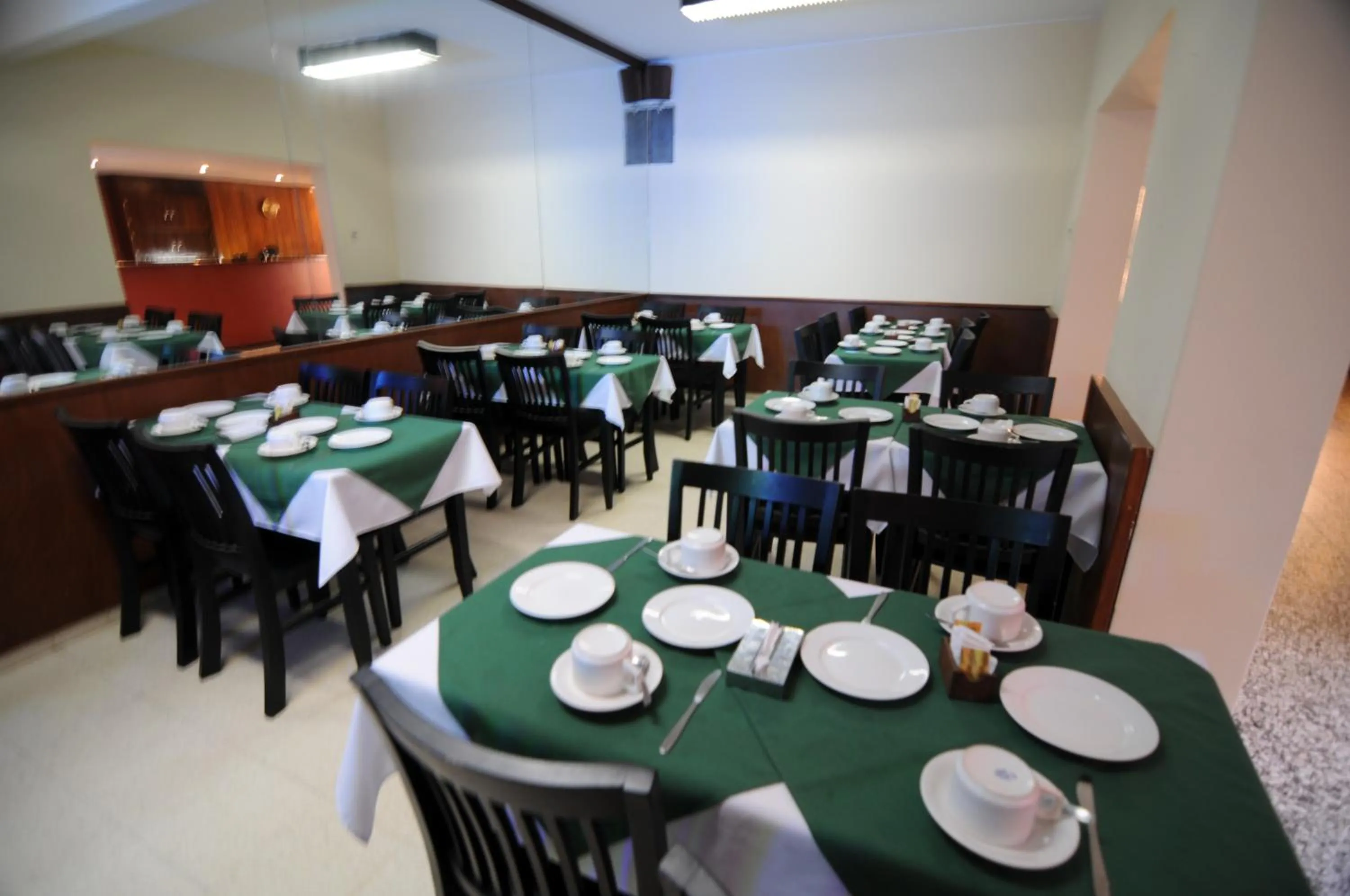 Restaurant/places to eat in Gran Hotel Uruguay