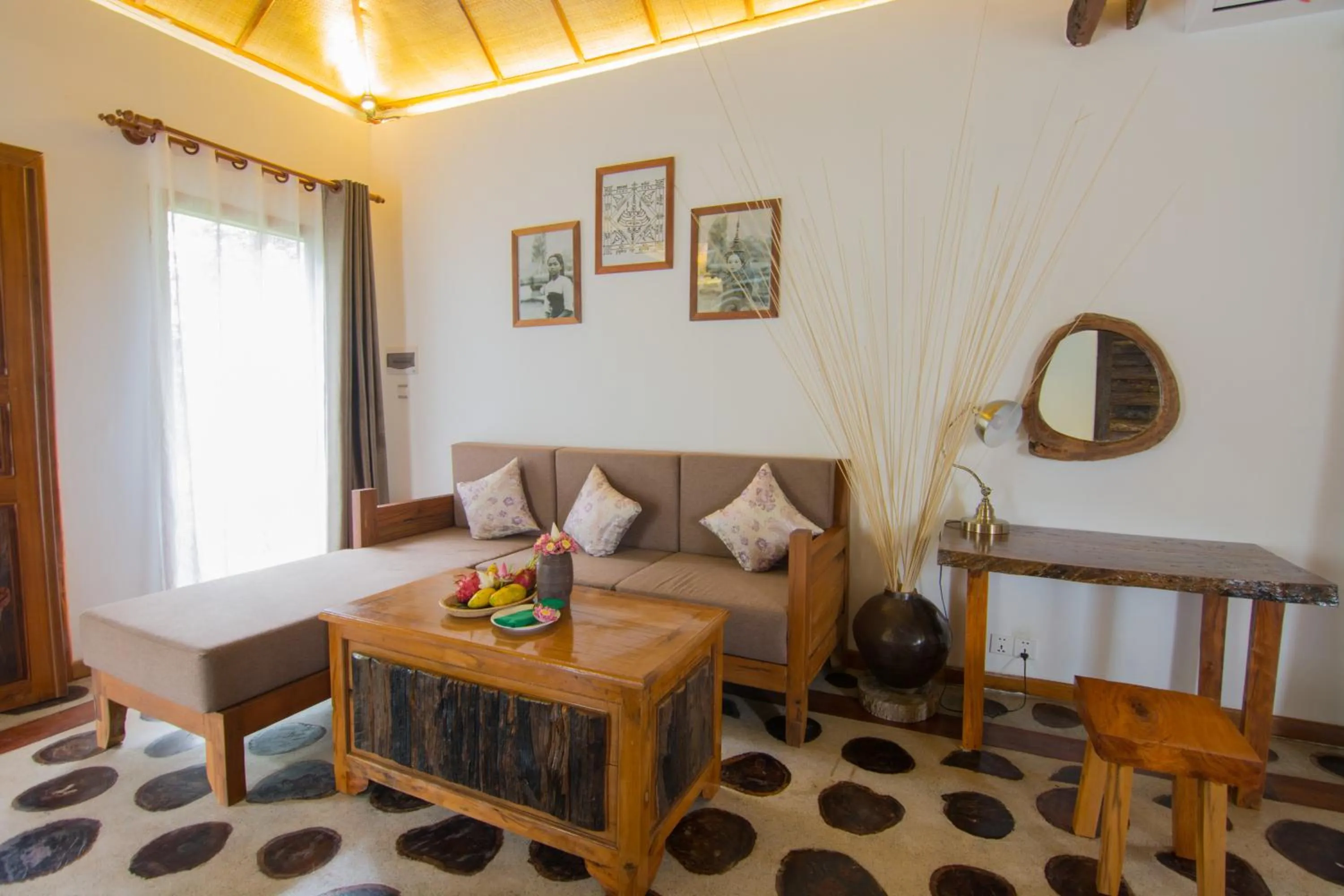 Living room in Bong Thom Forest Lodge