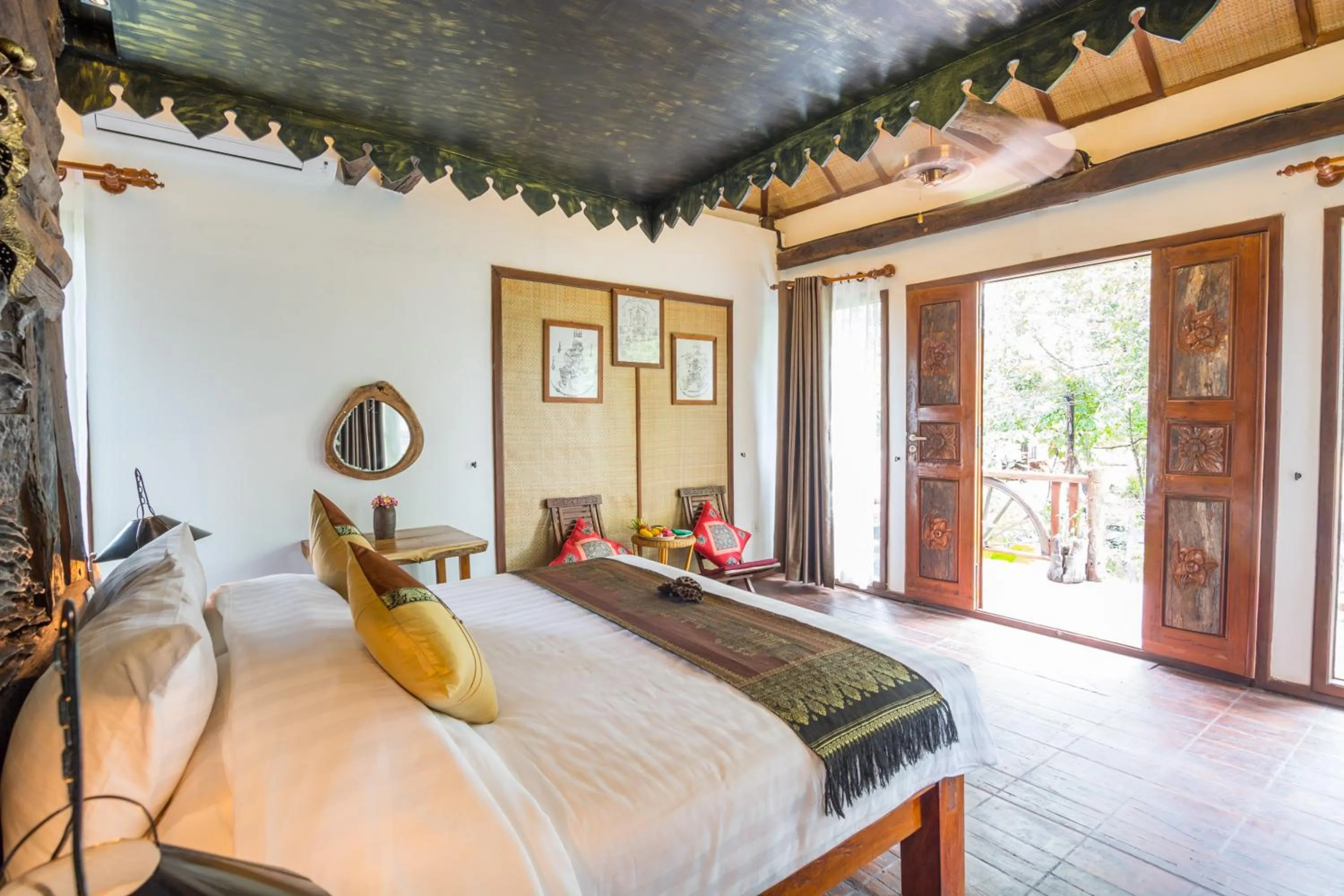 Photo of the whole room, Bed in Bong Thom Forest Lodge