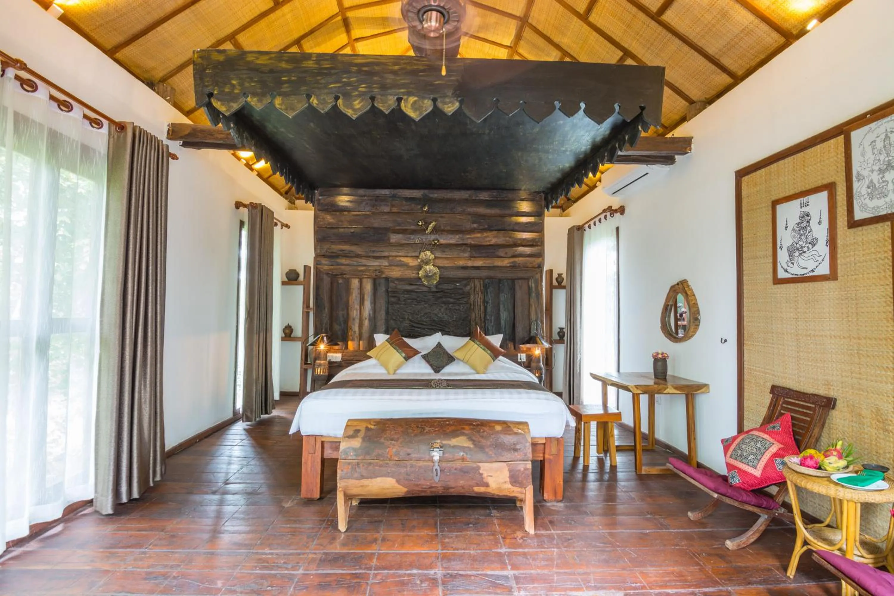 Photo of the whole room, Bed in Bong Thom Forest Lodge
