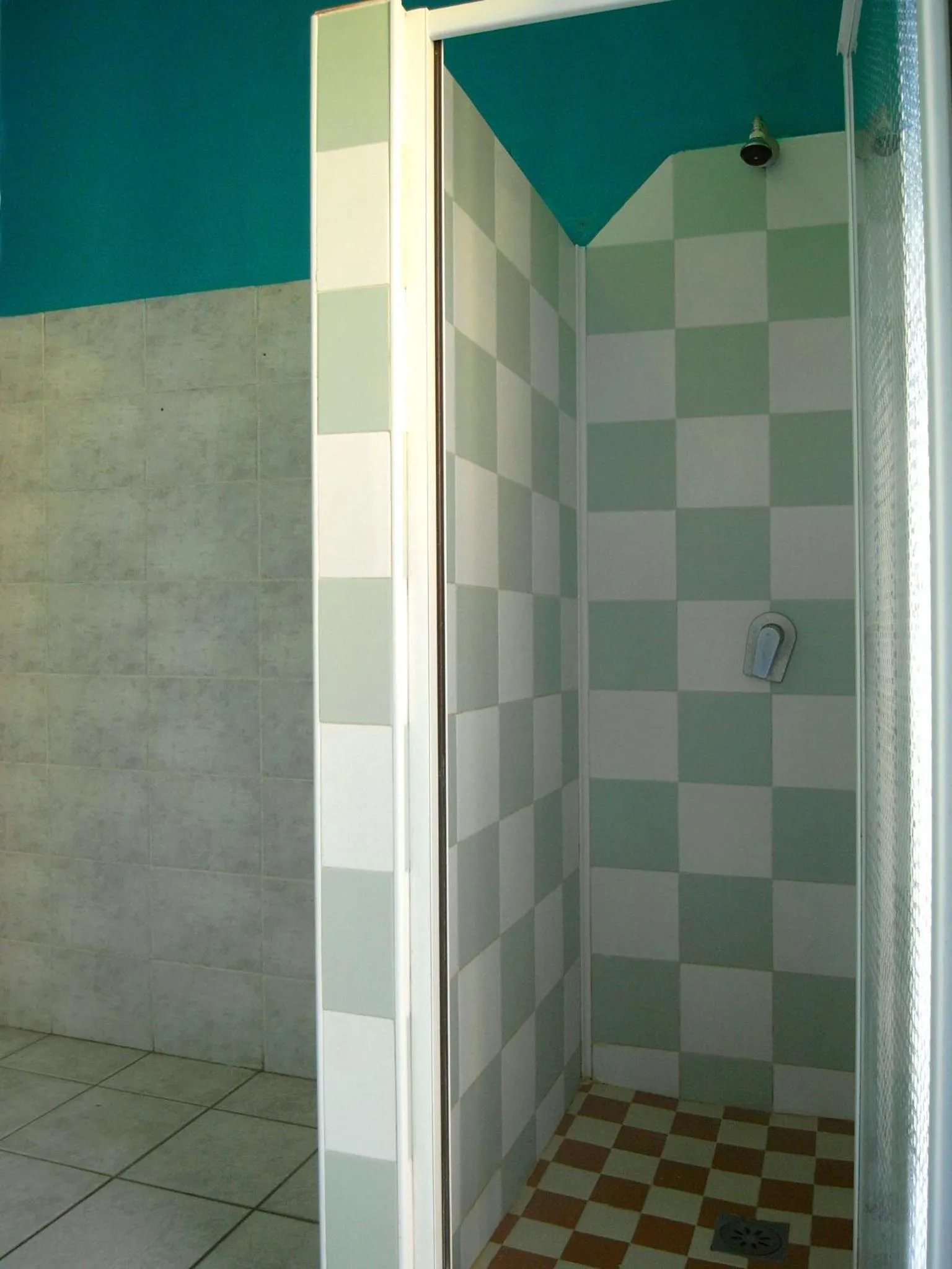 Bathroom in Hostel California