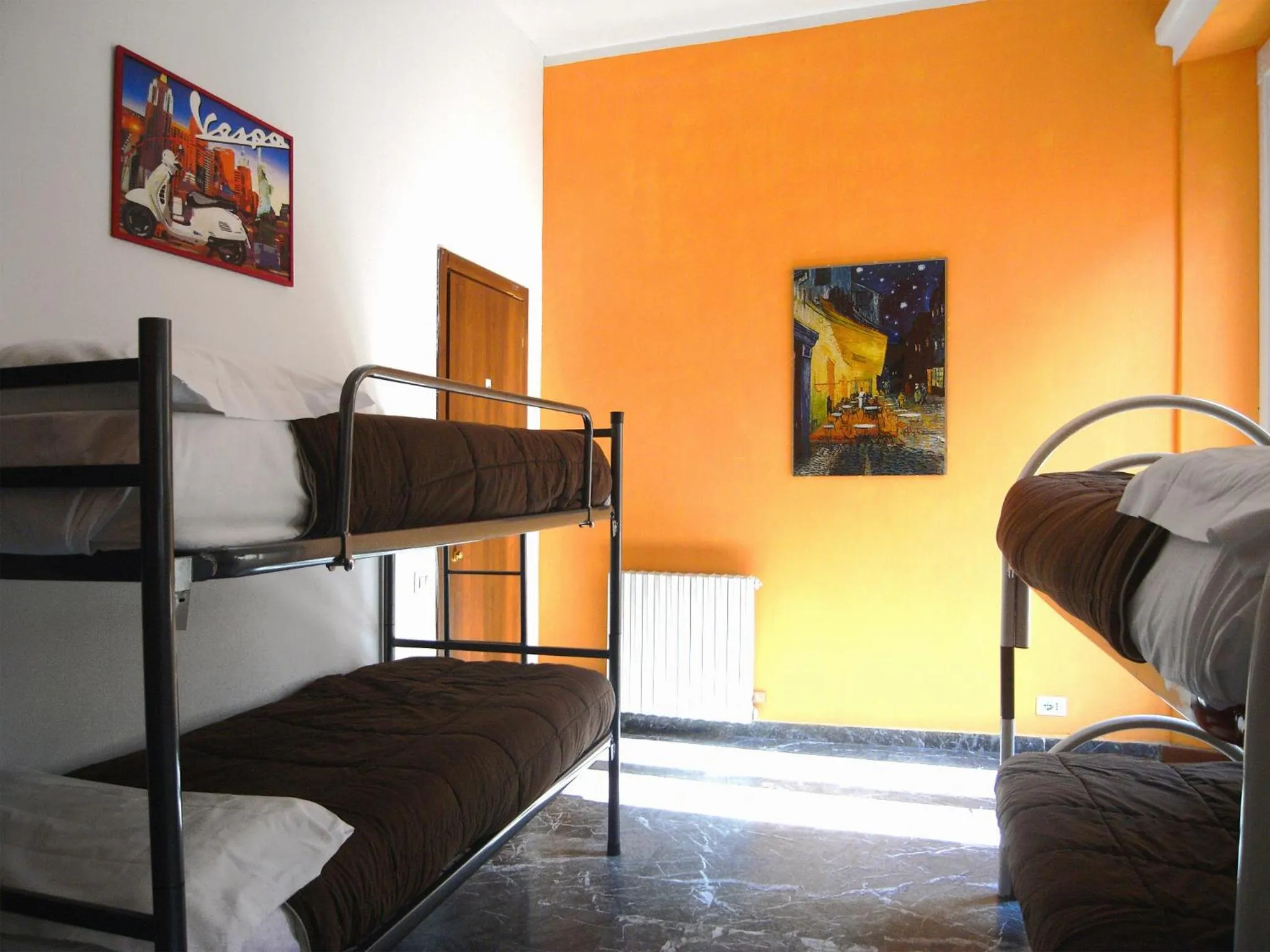 Bedroom, Bunk Bed in Hostel California