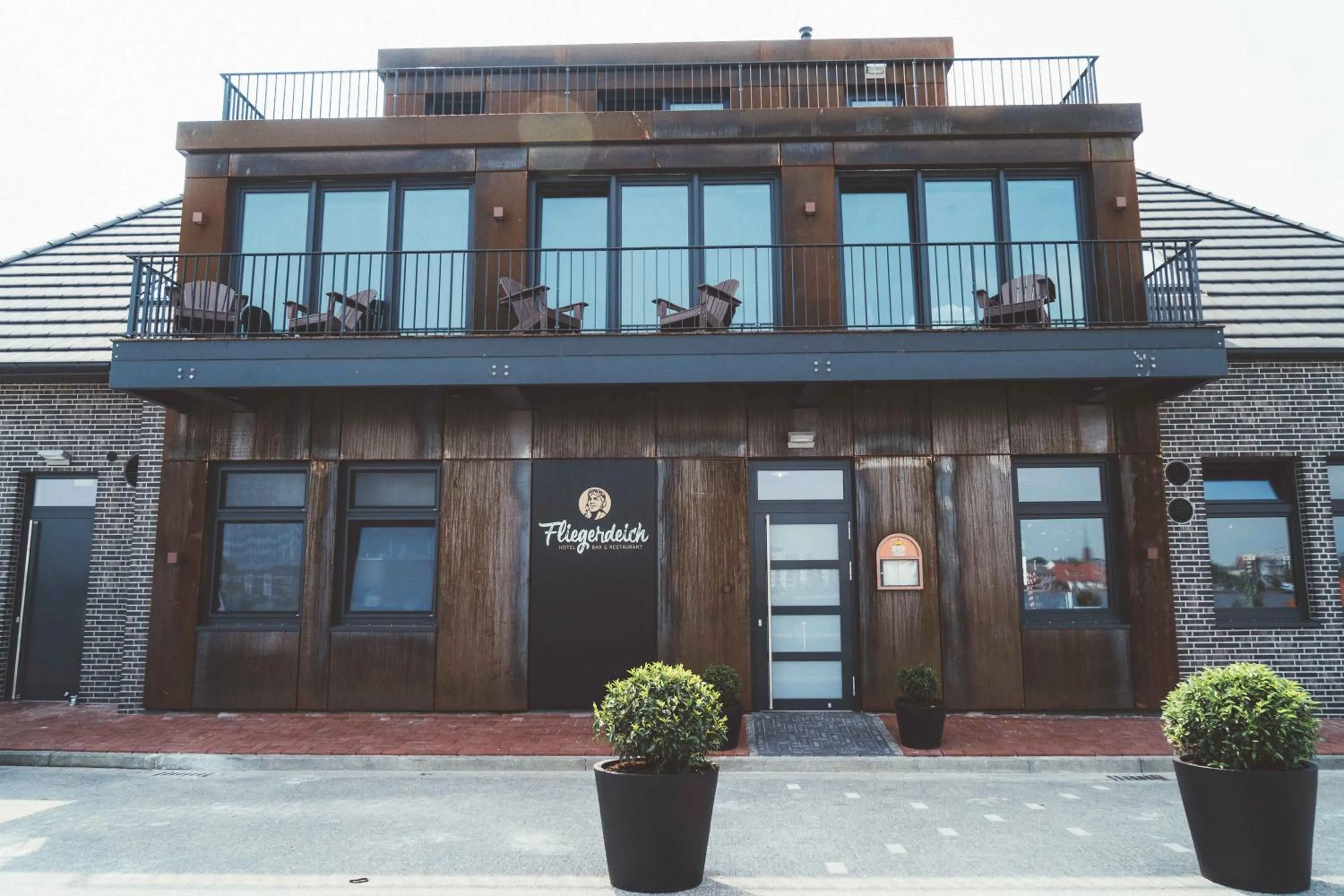 Property building in Fliegerdeich Hotel & Restaurant