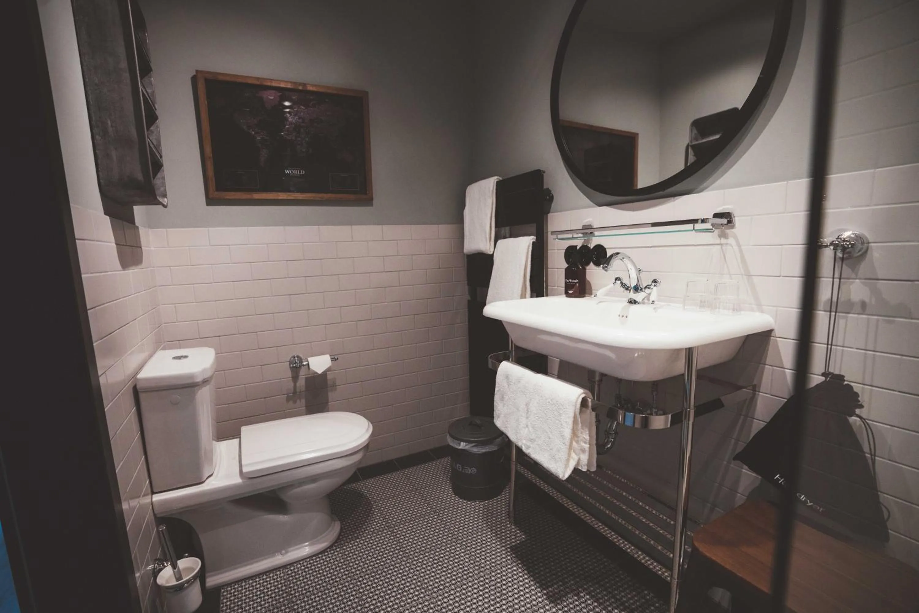 Shower in Fliegerdeich Hotel & Restaurant