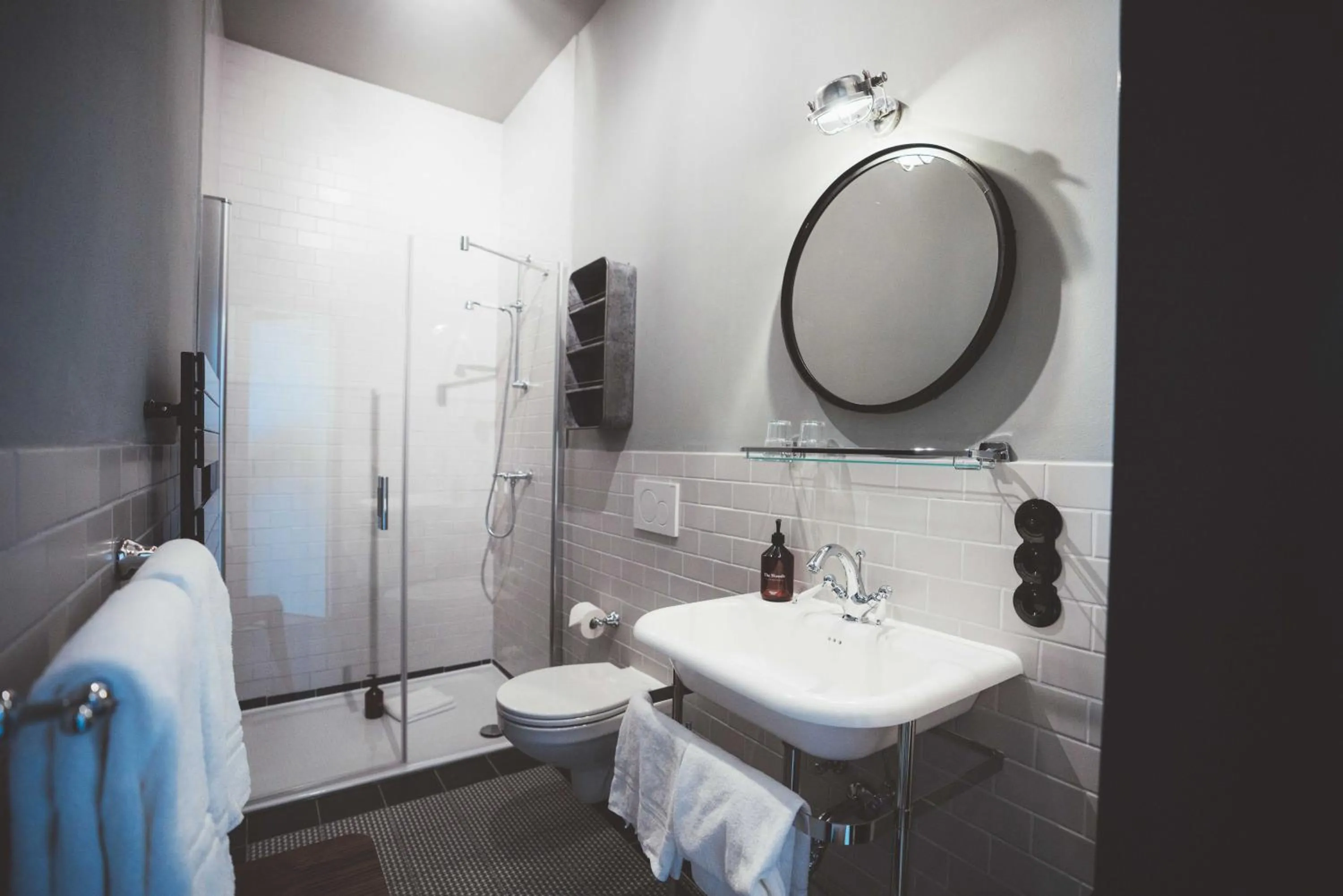 Shower in Fliegerdeich Hotel & Restaurant