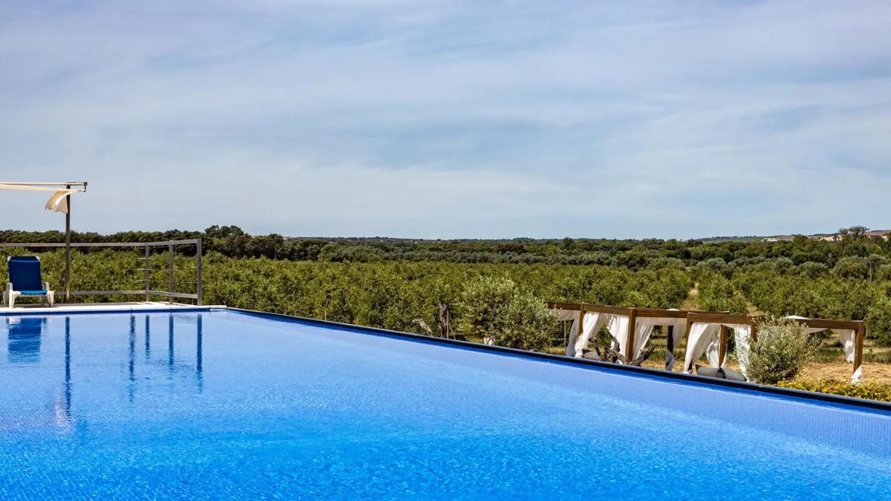 Pool view in Vila Planicie