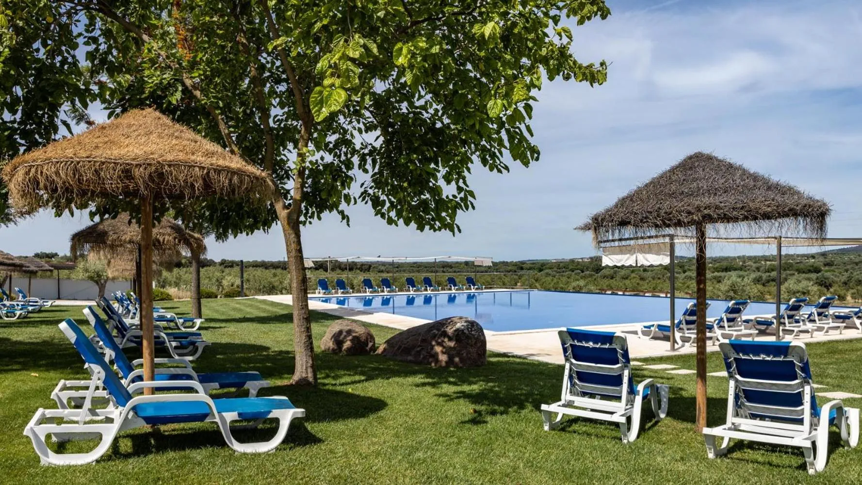 Pool view in Vila Planicie