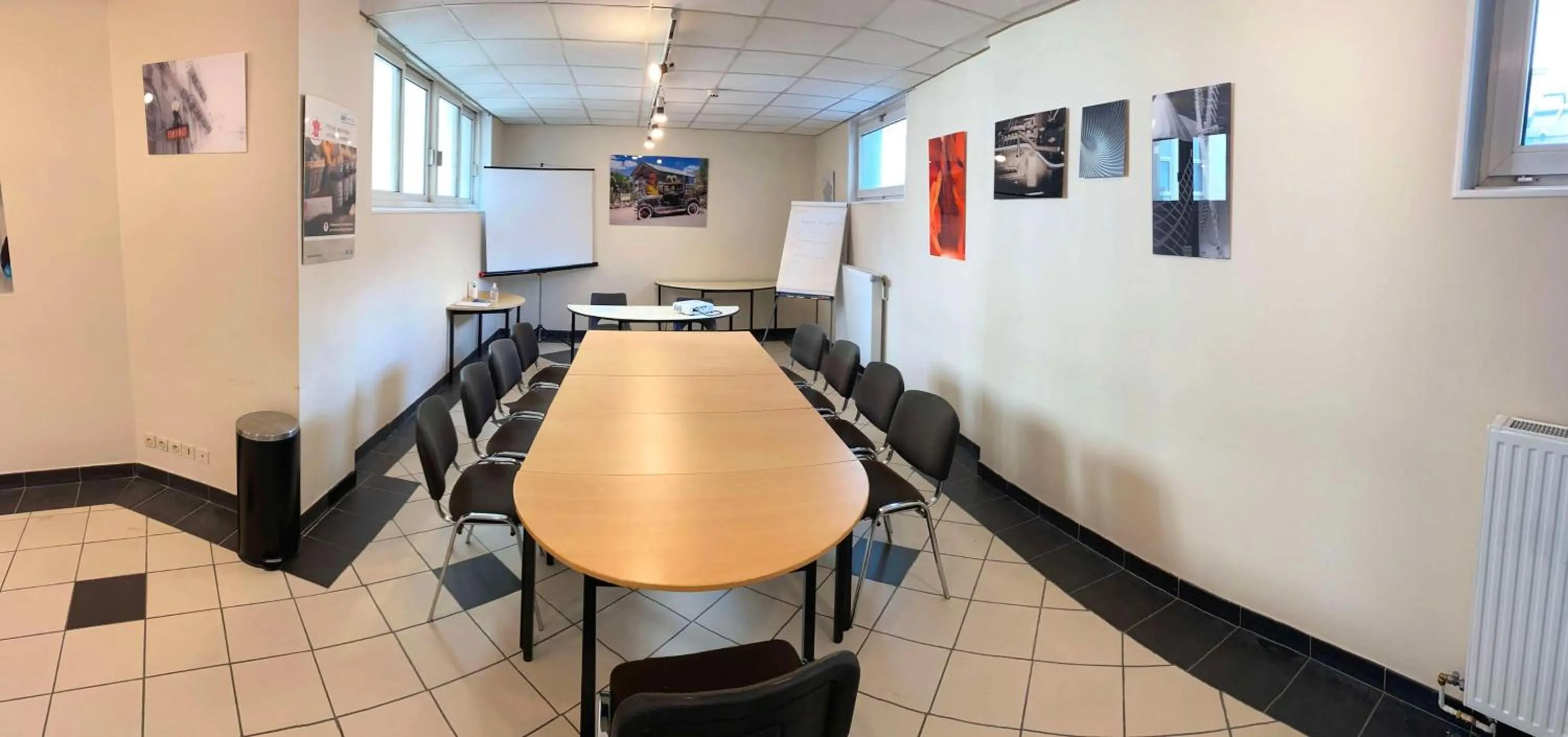 Meeting/conference room in Brit Hotel Suisse et Bordeaux - Centre Gare