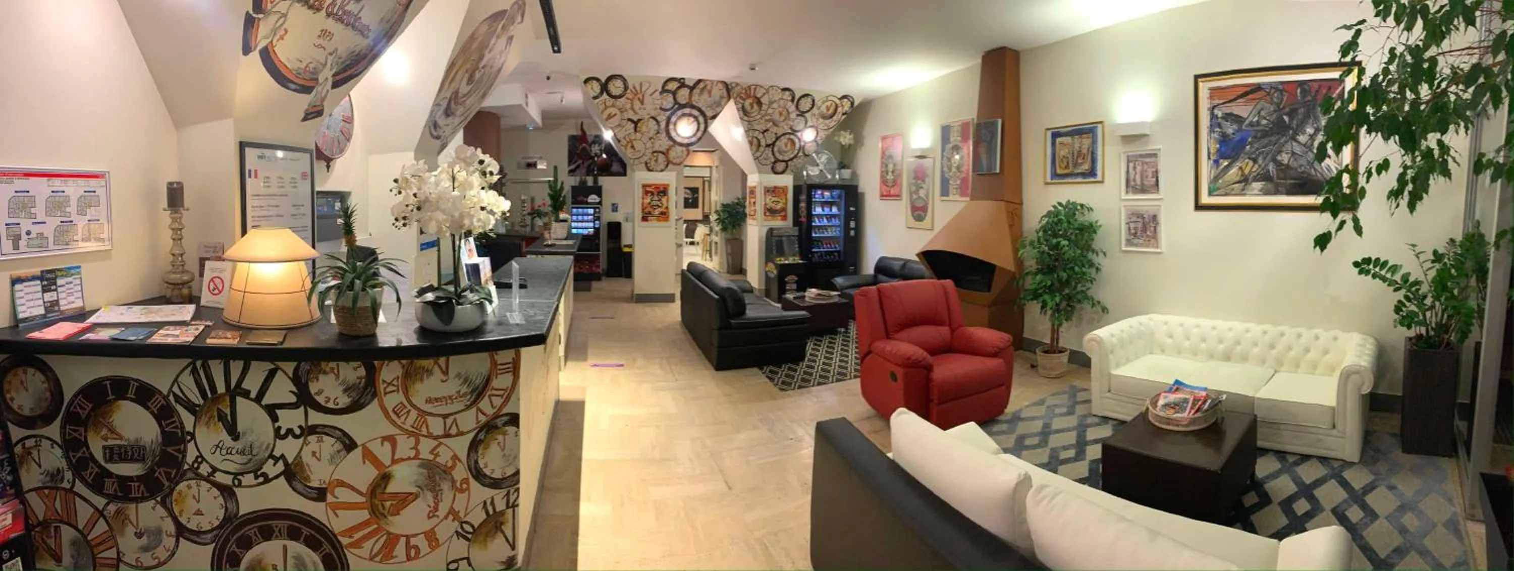 Lobby or reception in Brit Hotel Suisse et Bordeaux - Centre Gare