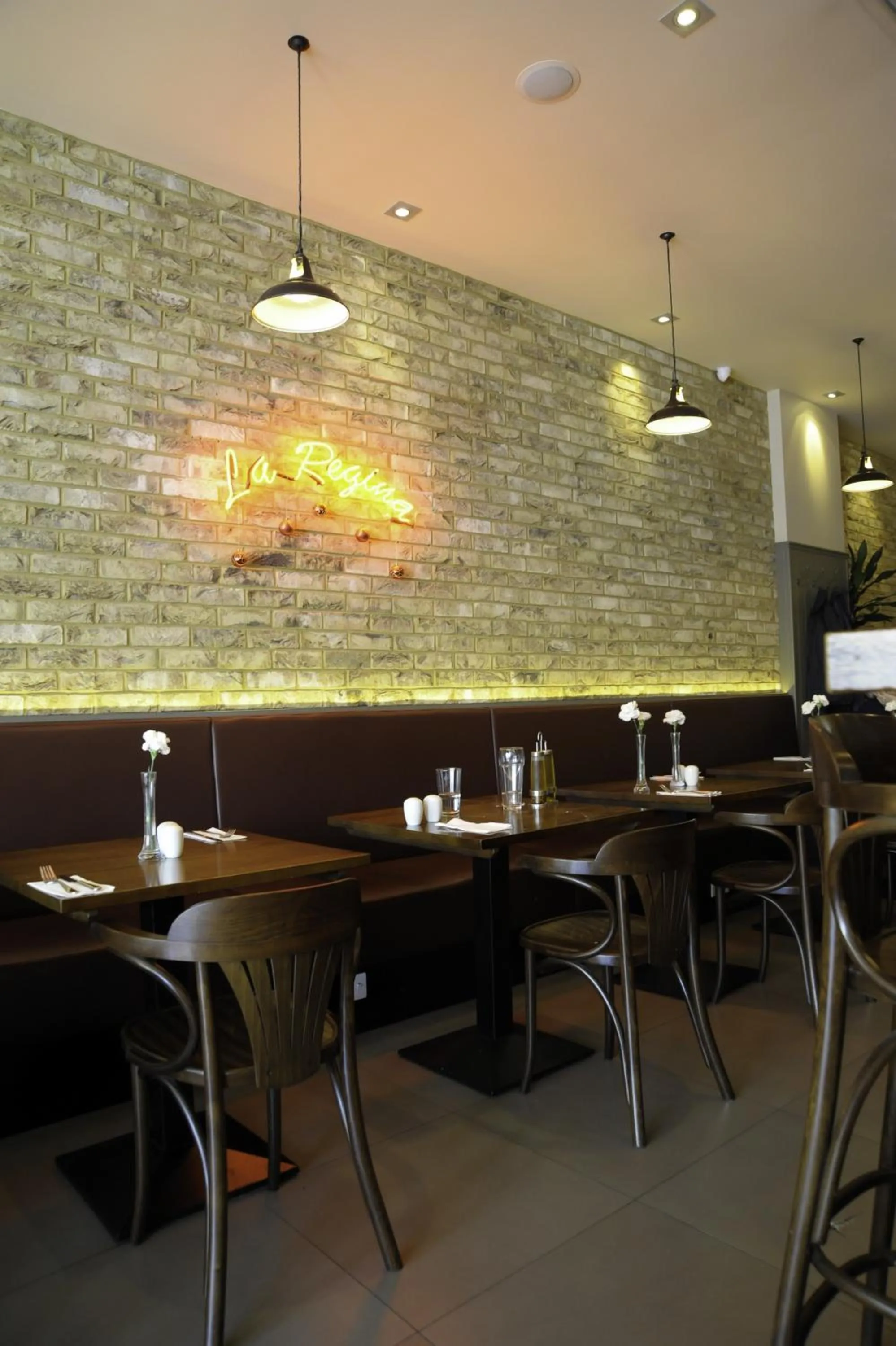 Restaurant/places to eat in Kings Cross Inn Hotel