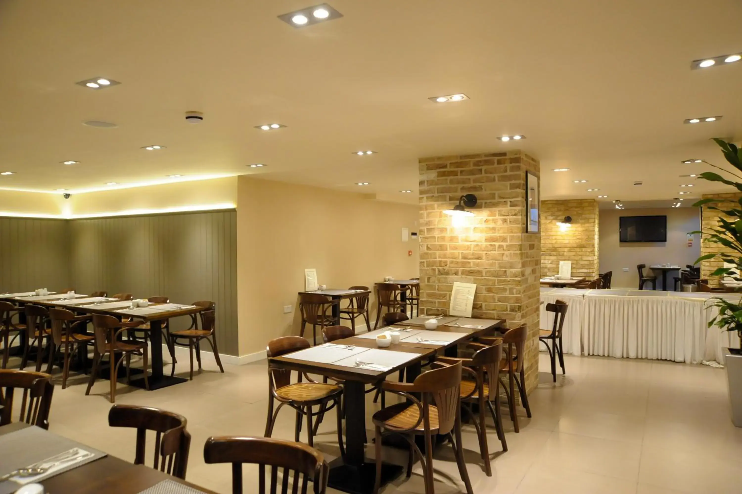 Restaurant/places to eat in Kings Cross Inn Hotel Restaurant/places to eat in Kings Cross Inn Hotel