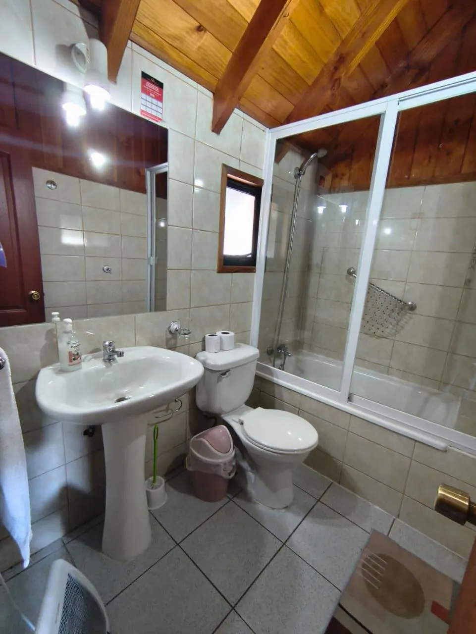 Standard Single Room with Shared Bathroom - single occupancy in Alpes Hotel