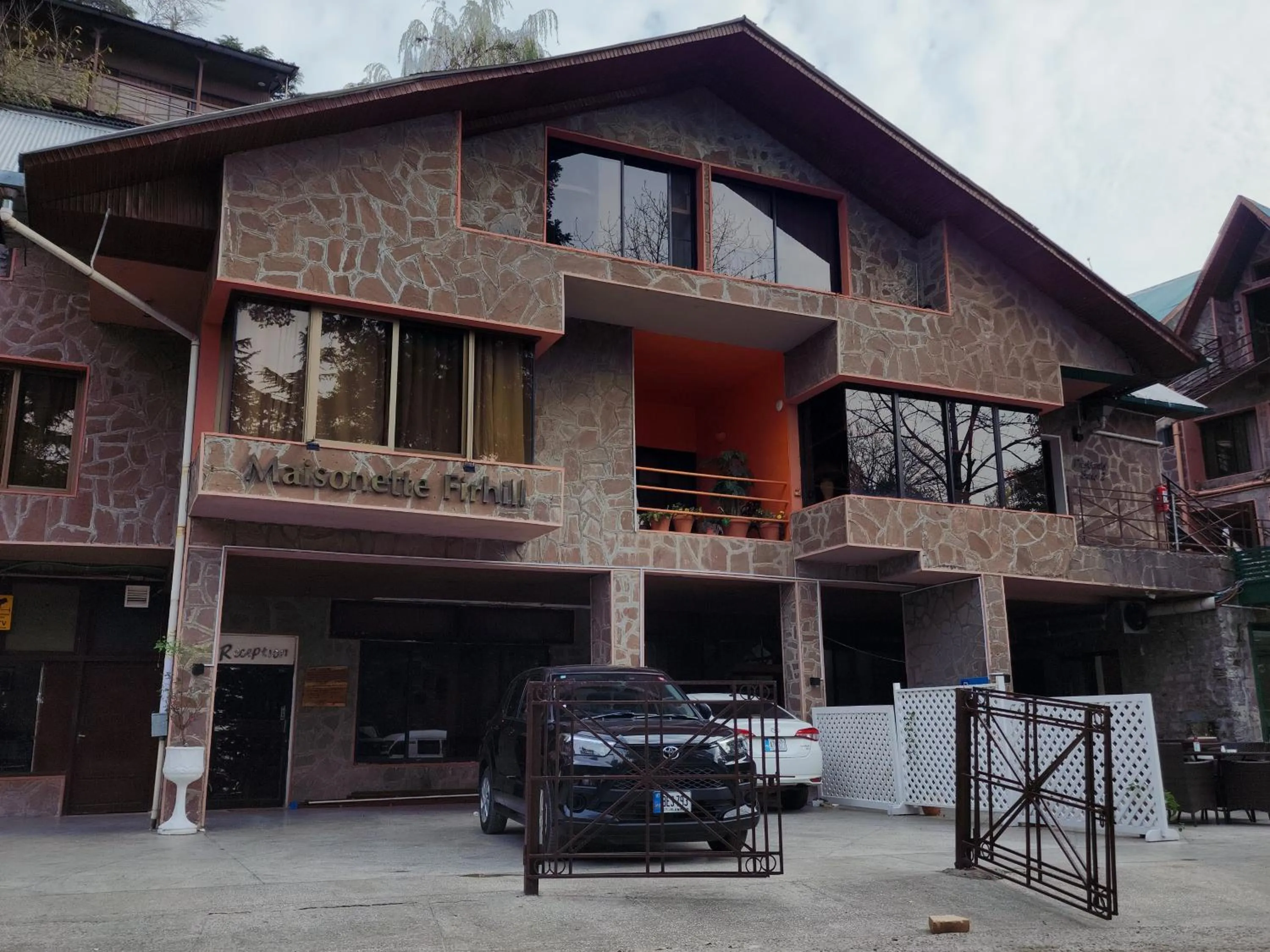 Property building in Maisonette Firhill Hotel & Resort