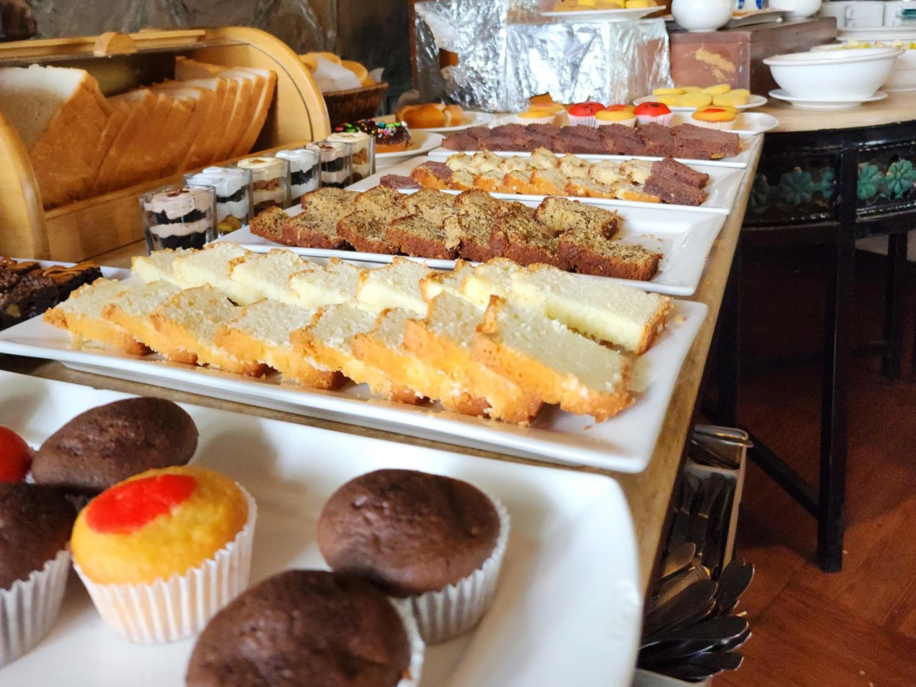 Buffet breakfast in Maisonette Firhill Hotel & Resort