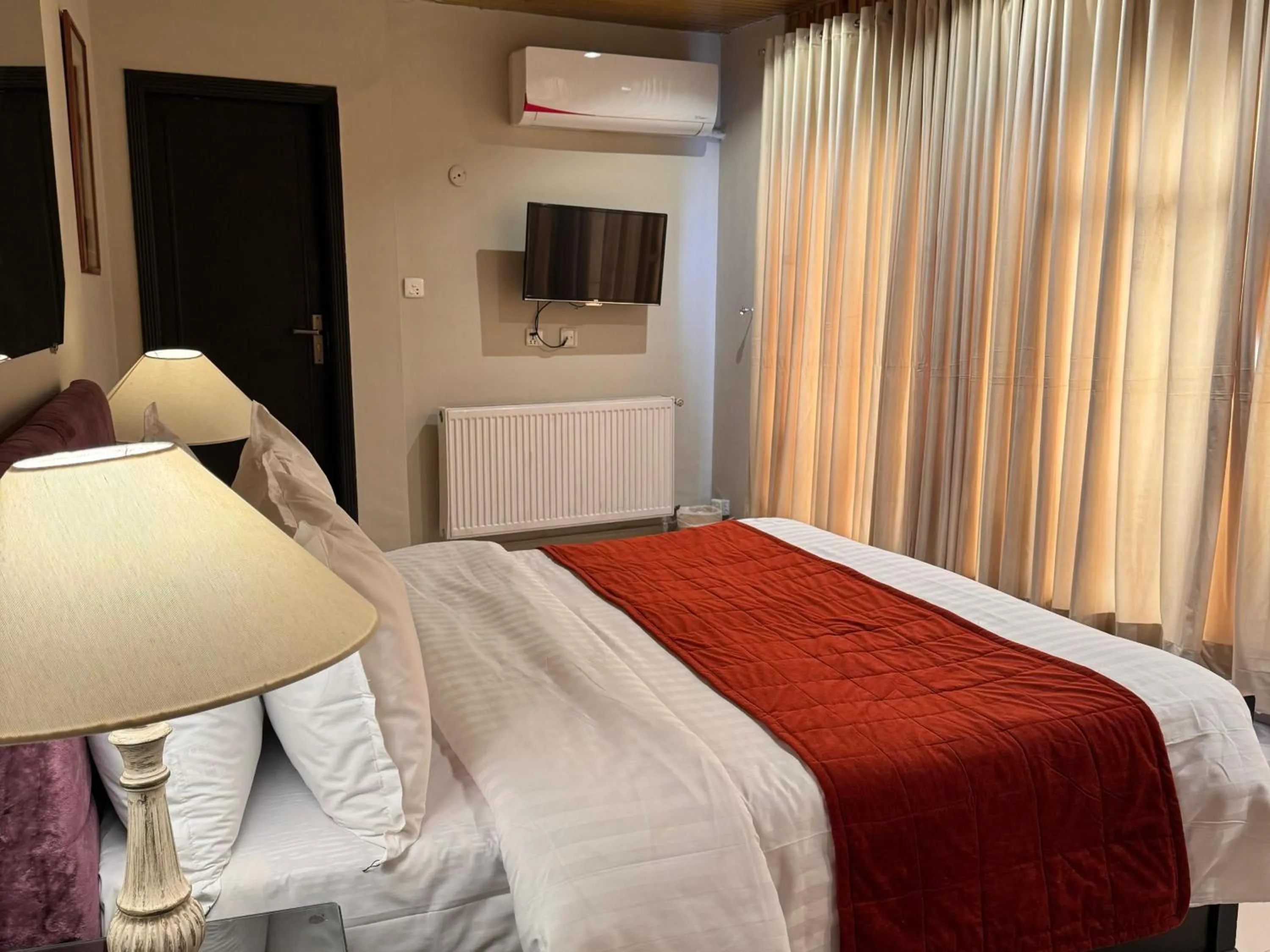 Bed in Maisonette Firhill Hotel & Resort