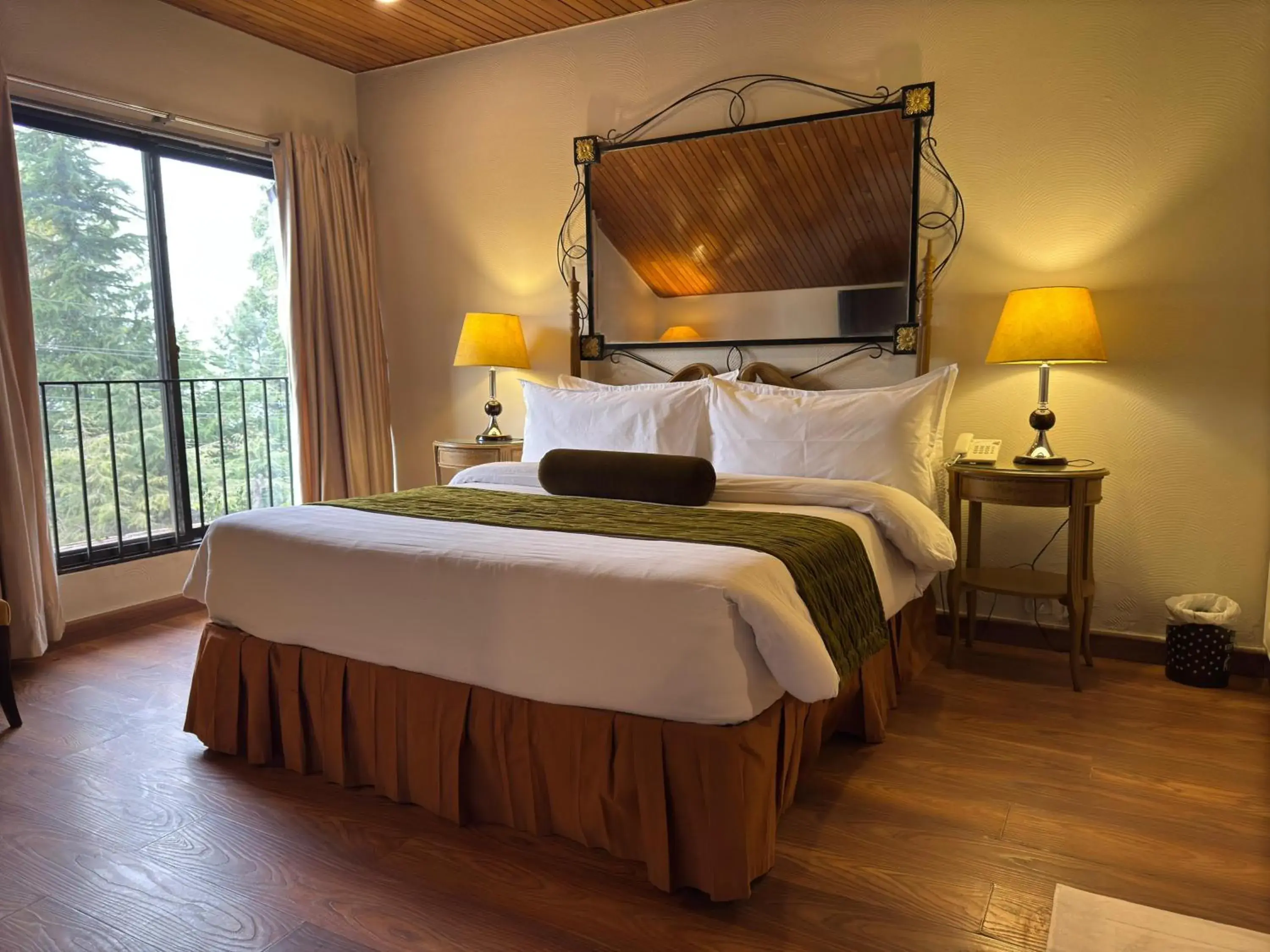 Deluxe Suite in Maisonette Firhill Hotel & Resort Deluxe Suite in Maisonette Firhill Hotel & Resort