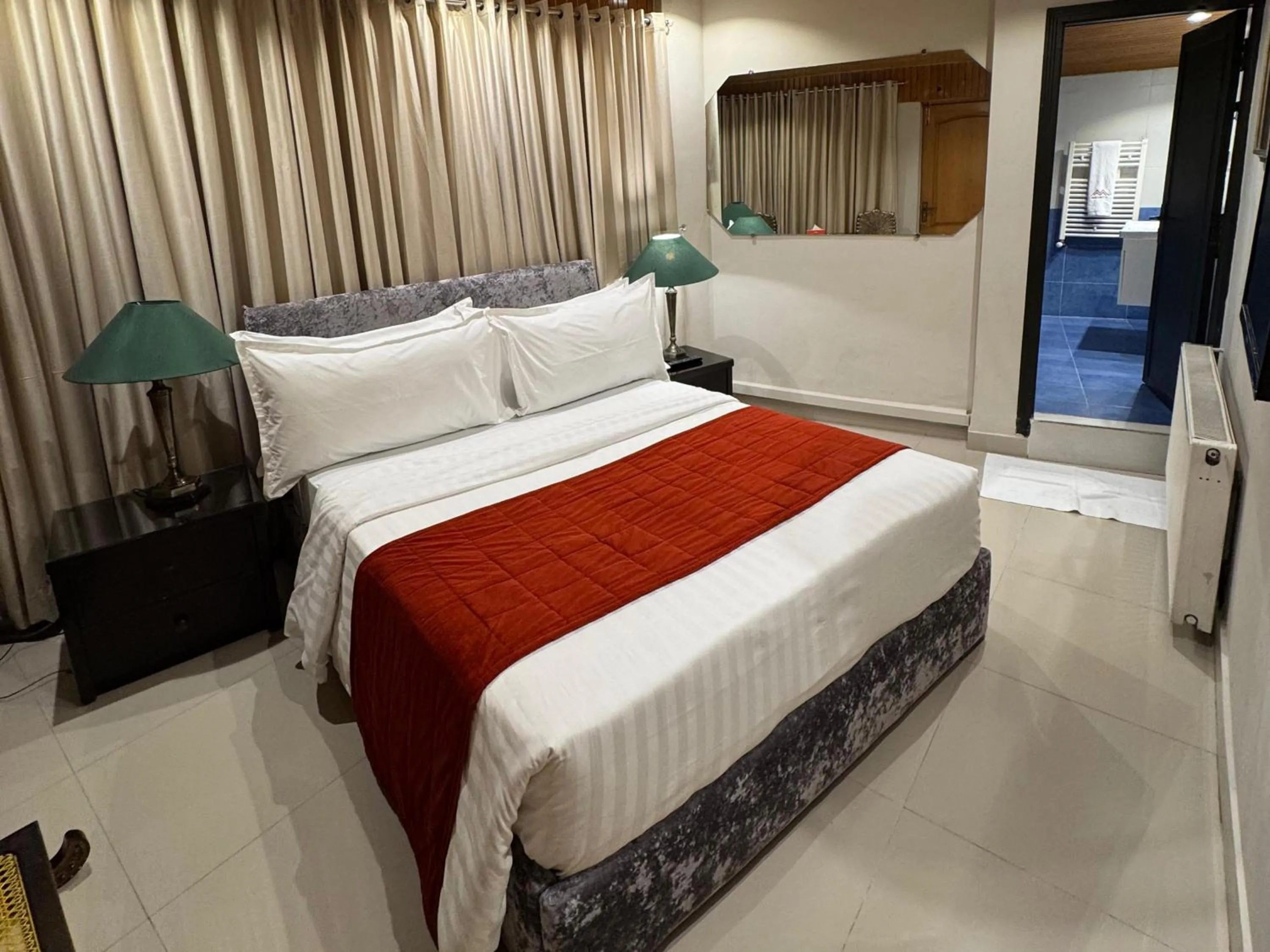 Bed in Maisonette Firhill Hotel & Resort