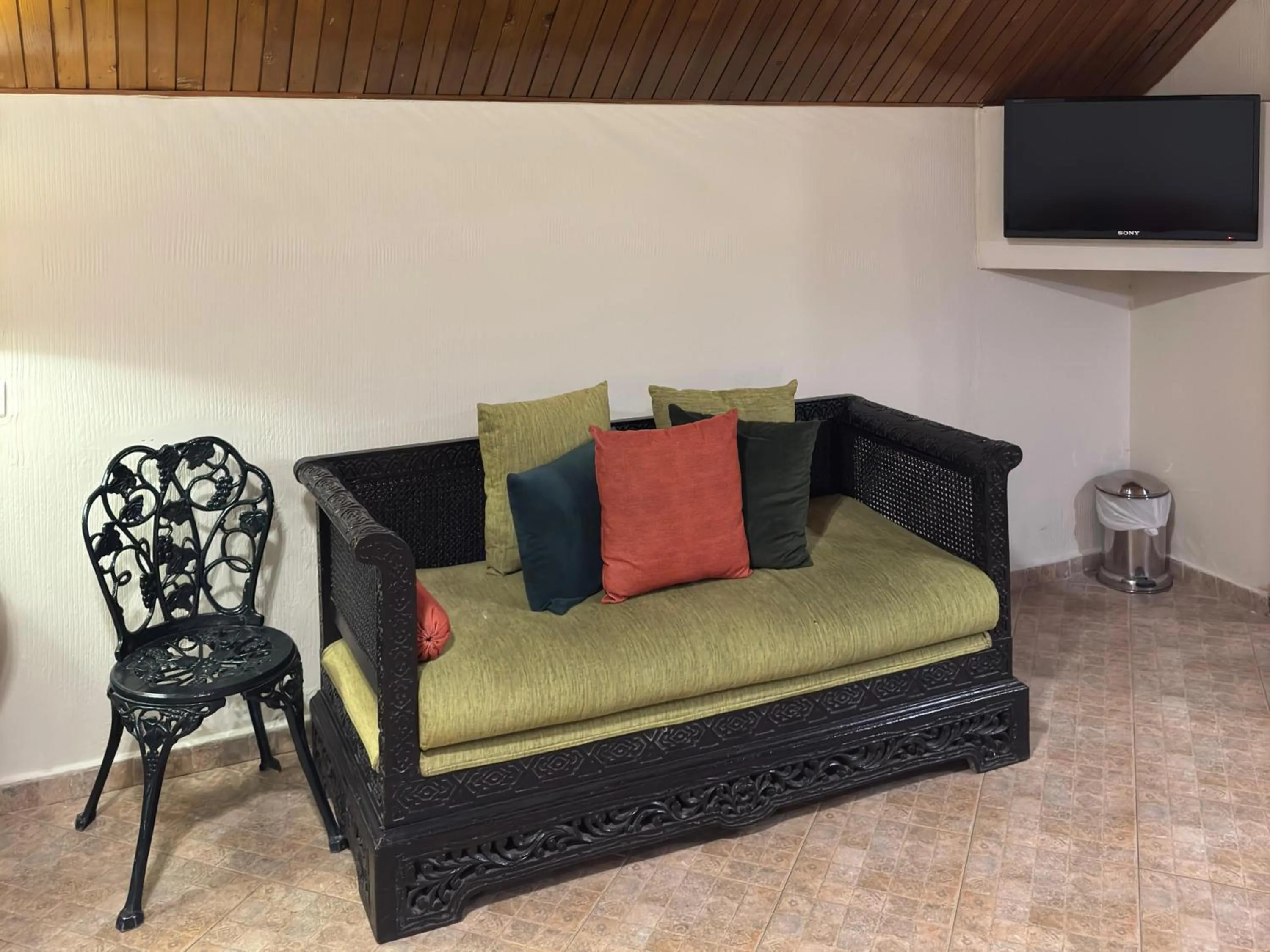 TV and multimedia in Maisonette Firhill Hotel & Resort