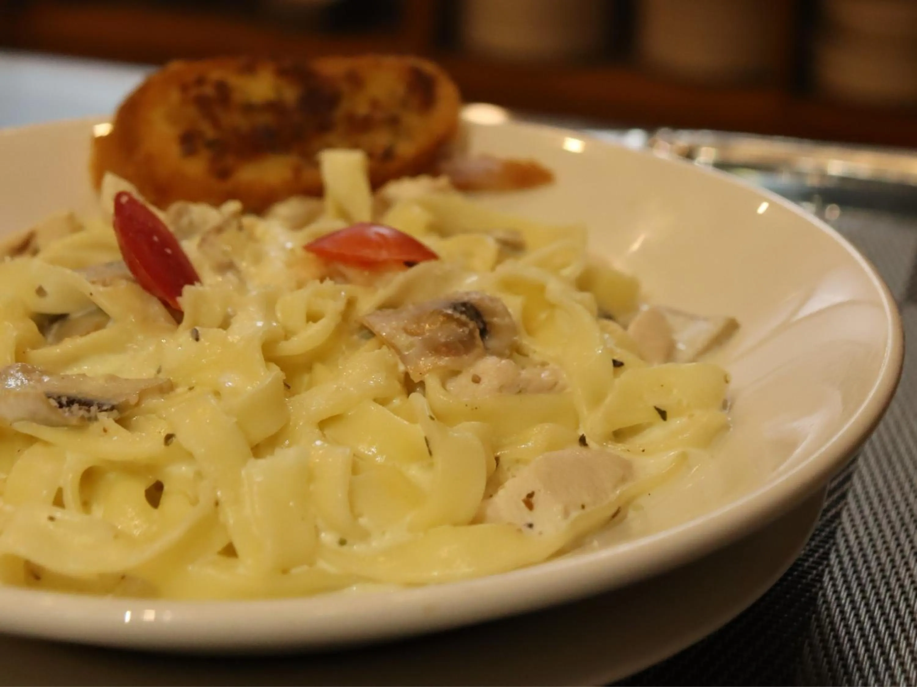 Food and drinks in Maisonette Firhill Hotel & Resort